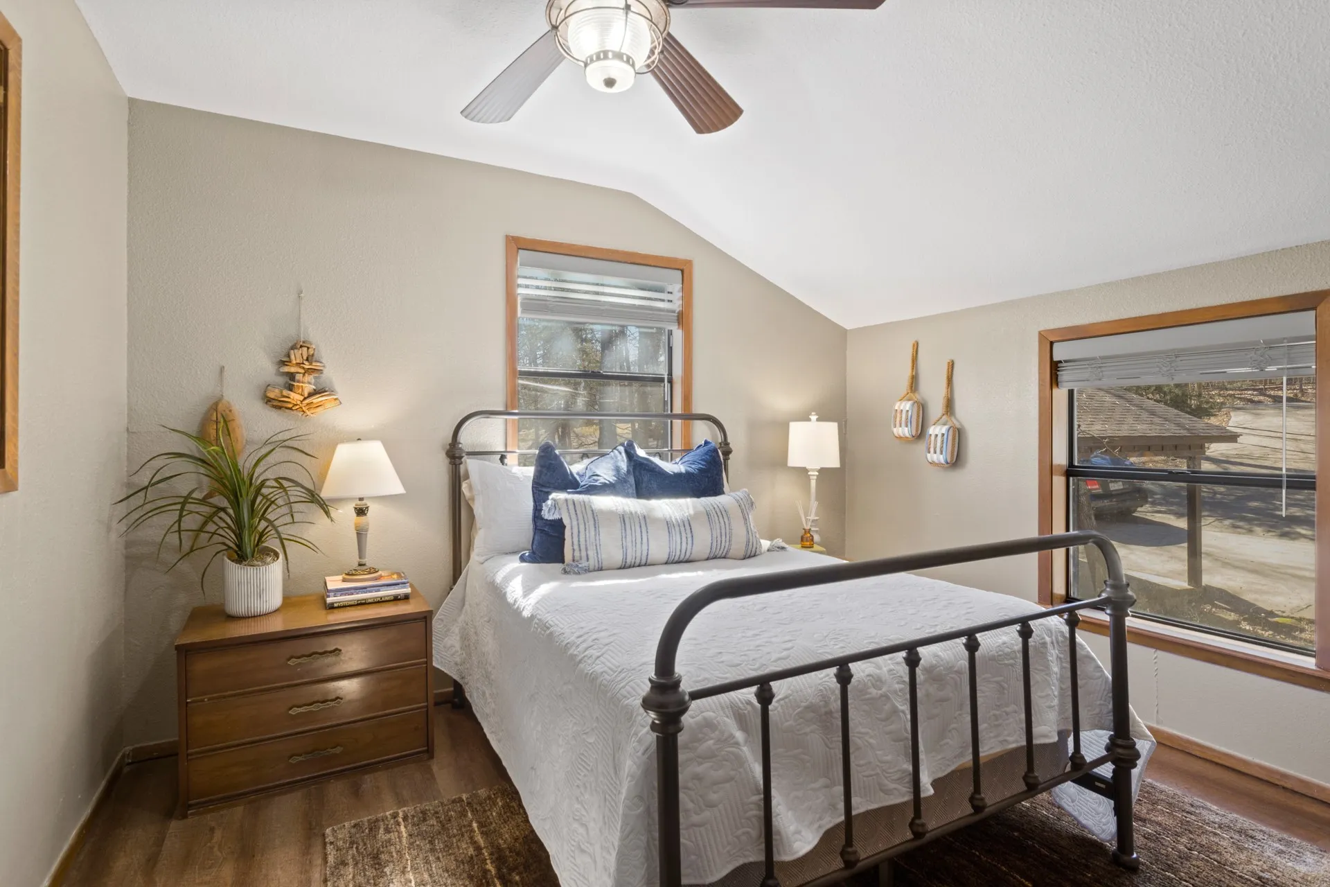 Single Family Residence For Sale in Franklin (TX) County , 203 King Laurence, Scroggins, Texas 75480, 3 Bedrooms, 2 Bathrooms, 2 Garage spaces, 1,481 Sqft, built in 1985, Price $799,000, mls#21278355, Real Estate Agent in Scroggins, Homes For Sale in Franklin (TX) county, Homes For Sale in Scroggins, Realtor in Scroggins Texas, Real Estate Brokerage Independent Realty Texas, Luminita Cordes Realtor