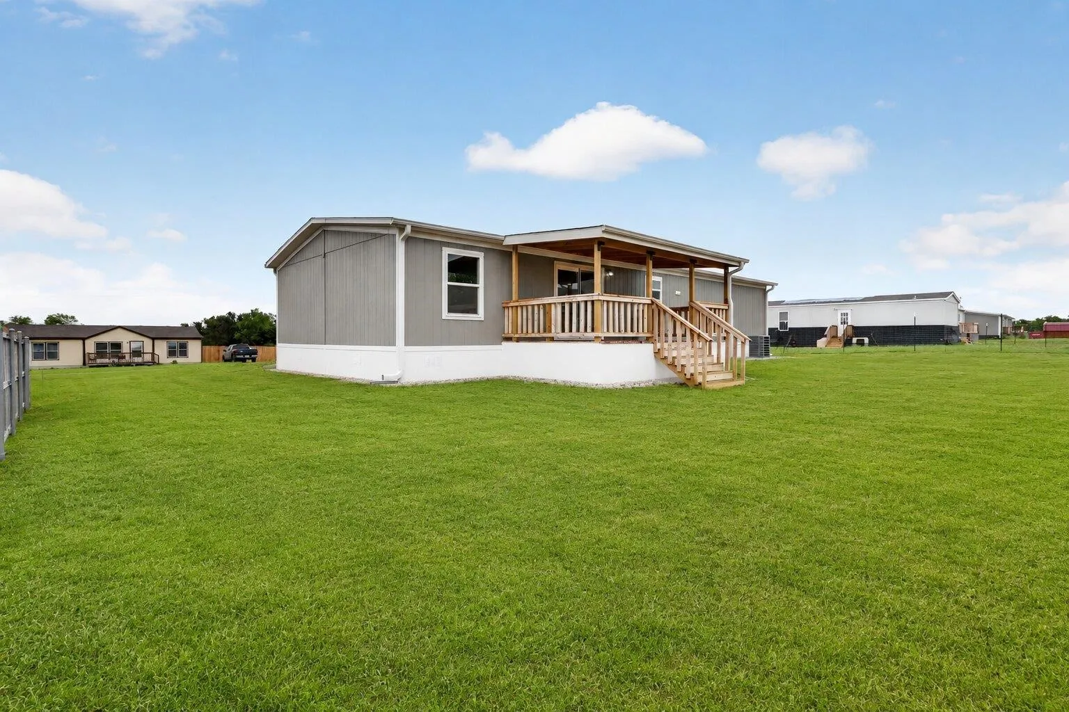 Mobile Home For Sale in Wise County , 215 Overland Trail, Bridgeport, Texas 76426, 4 Bedroom, 2 Bathroom, Garage spaces, 1,475 Sqft, built in 2024, mls#21244430, Real Estate Agent in Bridgeport, Homes For Sale in Wise county, Homes For Sale in Bridgeport, Realtor in Bridgeport Texas, Real Estate Brokerage Independent Realty Texas, Luminita Cordes Realtor