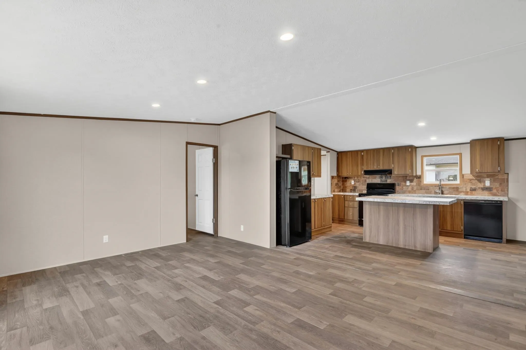 Mobile Home For Sale in Wise County , 215 Overland Trail, Bridgeport, Texas 76426, 4 Bedroom, 2 Bathroom, Garage spaces, 1,475 Sqft, built in 2024, mls#21244430, Real Estate Agent in Bridgeport, Homes For Sale in Wise county, Homes For Sale in Bridgeport, Realtor in Bridgeport Texas, Real Estate Brokerage Independent Realty Texas, Luminita Cordes Realtor