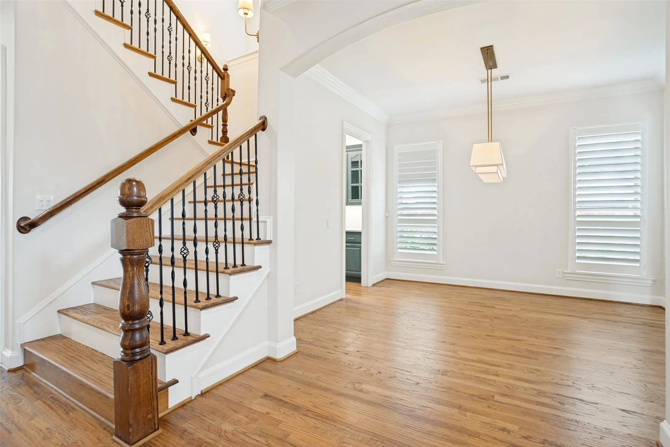 Single Family Residence For Sale in Denton County , 11733 Bent Creek Trail, Frisco, Texas 75033, 4 Bedroom, 4 Bathroom, 3 Garage spaces, 3,942 Sqft, built in 2002, mls#21278488, Real Estate Agent in Frisco, Homes For Sale in Denton county, Homes For Sale in Frisco, Realtor in Frisco Texas, Real Estate Brokerage Independent Realty Texas, Luminita Cordes Realtor