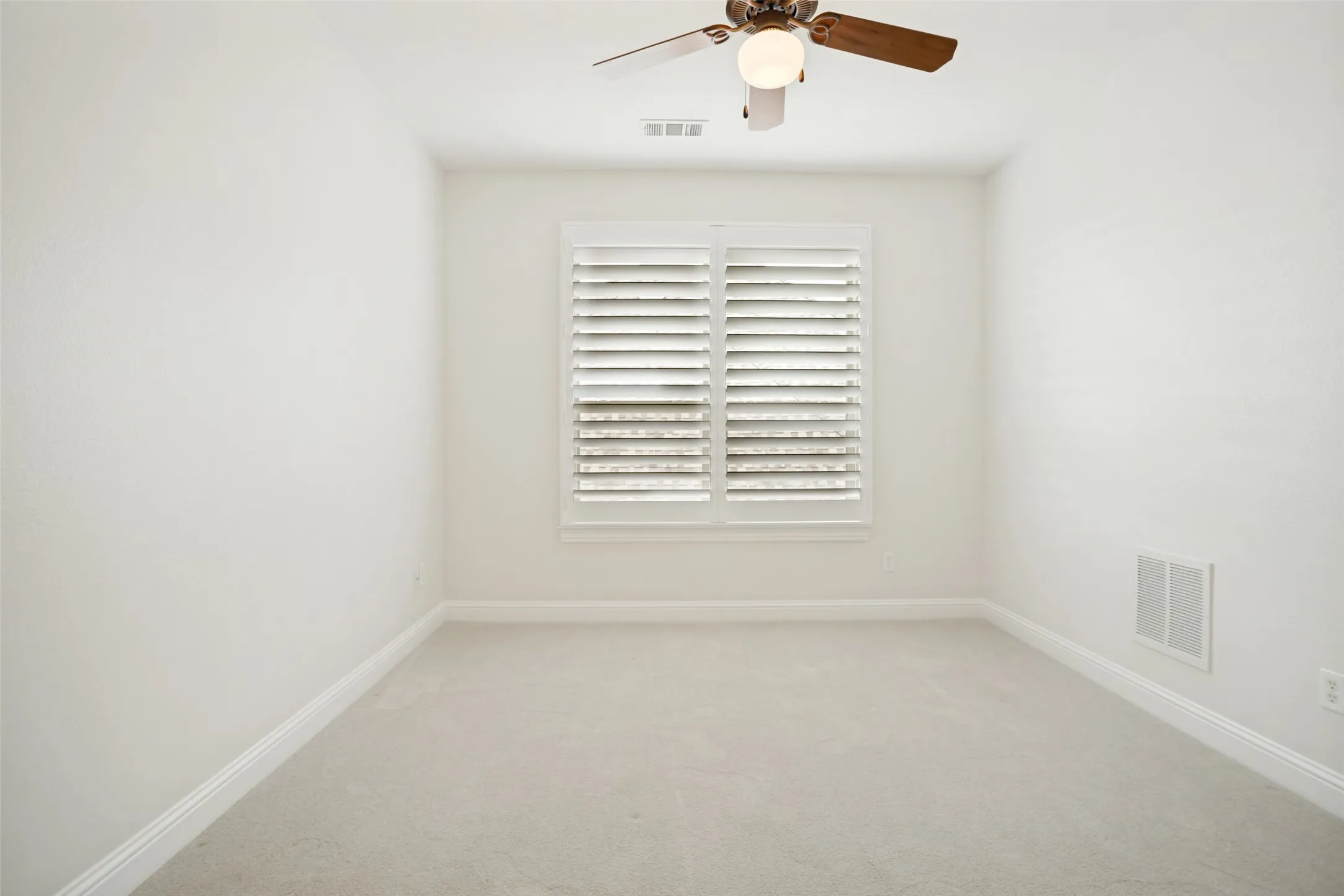 Single Family Residence For Sale in Denton County , 11733 Bent Creek Trail, Frisco, Texas 75033, 4 Bedroom, 4 Bathroom, 3 Garage spaces, 3,942 Sqft, built in 2002, mls#21278488, Real Estate Agent in Frisco, Homes For Sale in Denton county, Homes For Sale in Frisco, Realtor in Frisco Texas, Real Estate Brokerage Independent Realty Texas, Luminita Cordes Realtor