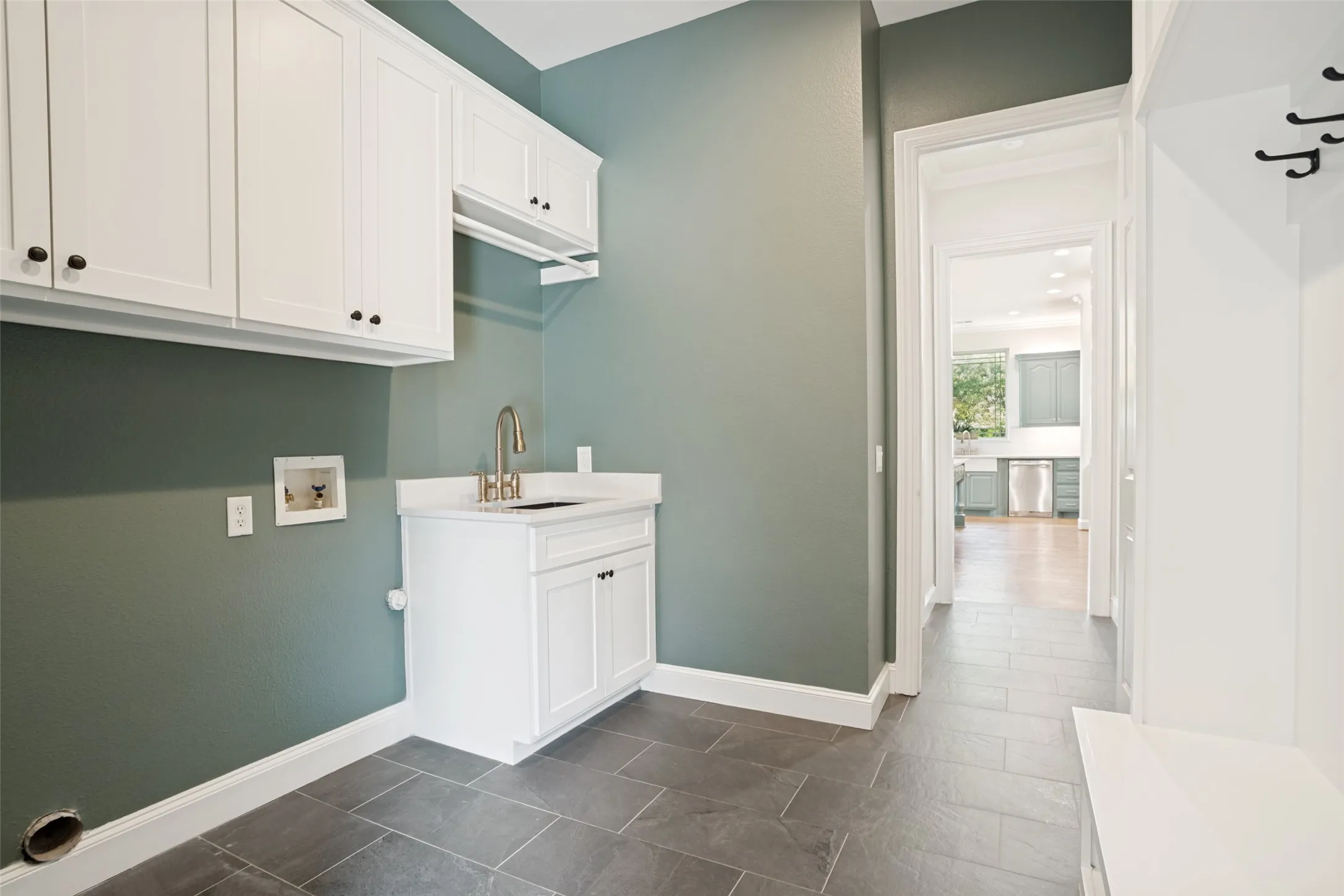Single Family Residence For Sale in Denton County , 11733 Bent Creek Trail, Frisco, Texas 75033, 4 Bedroom, 4 Bathroom, 3 Garage spaces, 3,942 Sqft, built in 2002, mls#21278488, Real Estate Agent in Frisco, Homes For Sale in Denton county, Homes For Sale in Frisco, Realtor in Frisco Texas, Real Estate Brokerage Independent Realty Texas, Luminita Cordes Realtor