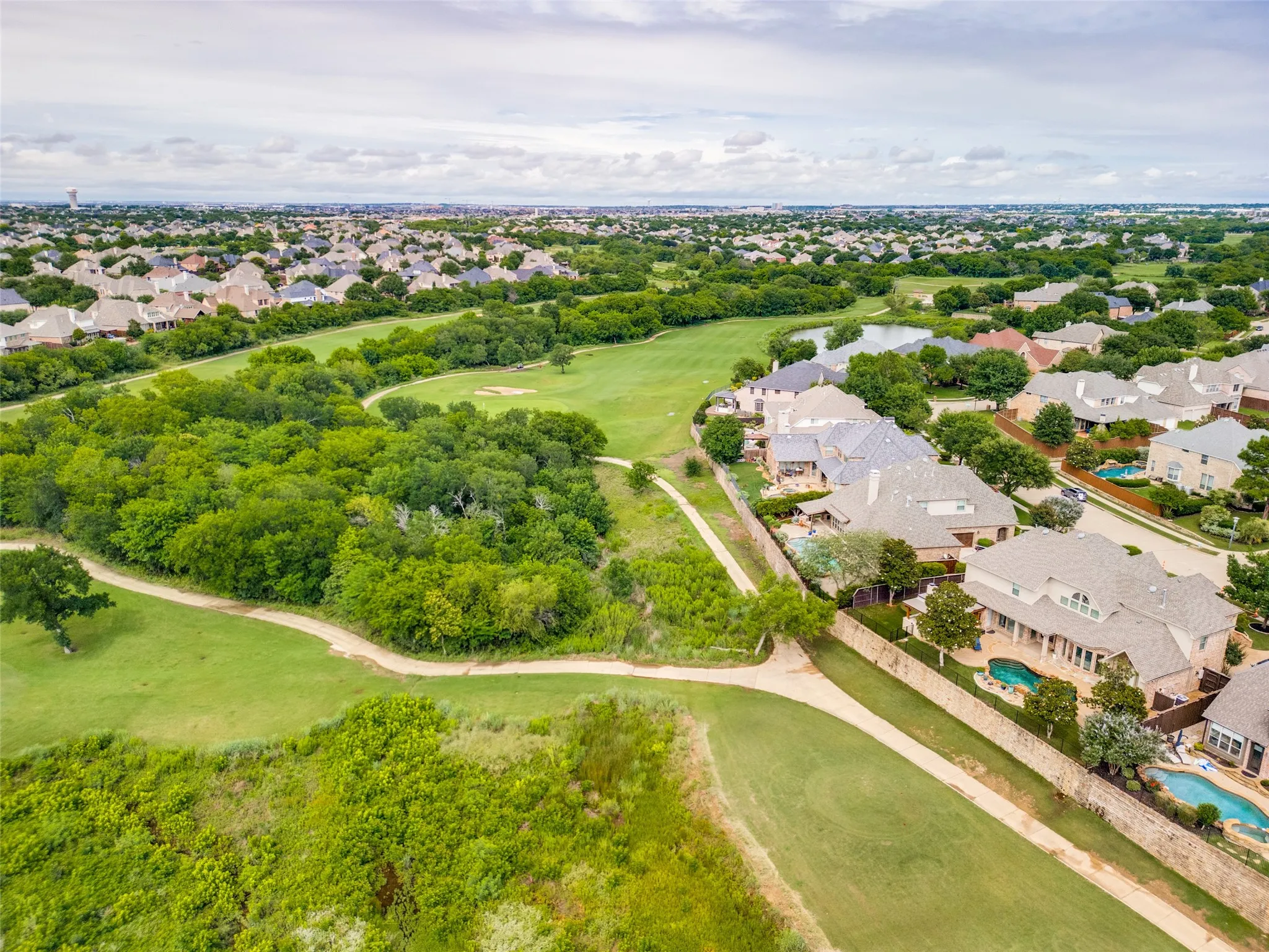 Single Family Residence For Sale in Denton County , 11733 Bent Creek Trail, Frisco, Texas 75033, 4 Bedroom, 4 Bathroom, 3 Garage spaces, 3,942 Sqft, built in 2002, mls#21278488, Real Estate Agent in Frisco, Homes For Sale in Denton county, Homes For Sale in Frisco, Realtor in Frisco Texas, Real Estate Brokerage Independent Realty Texas, Luminita Cordes Realtor