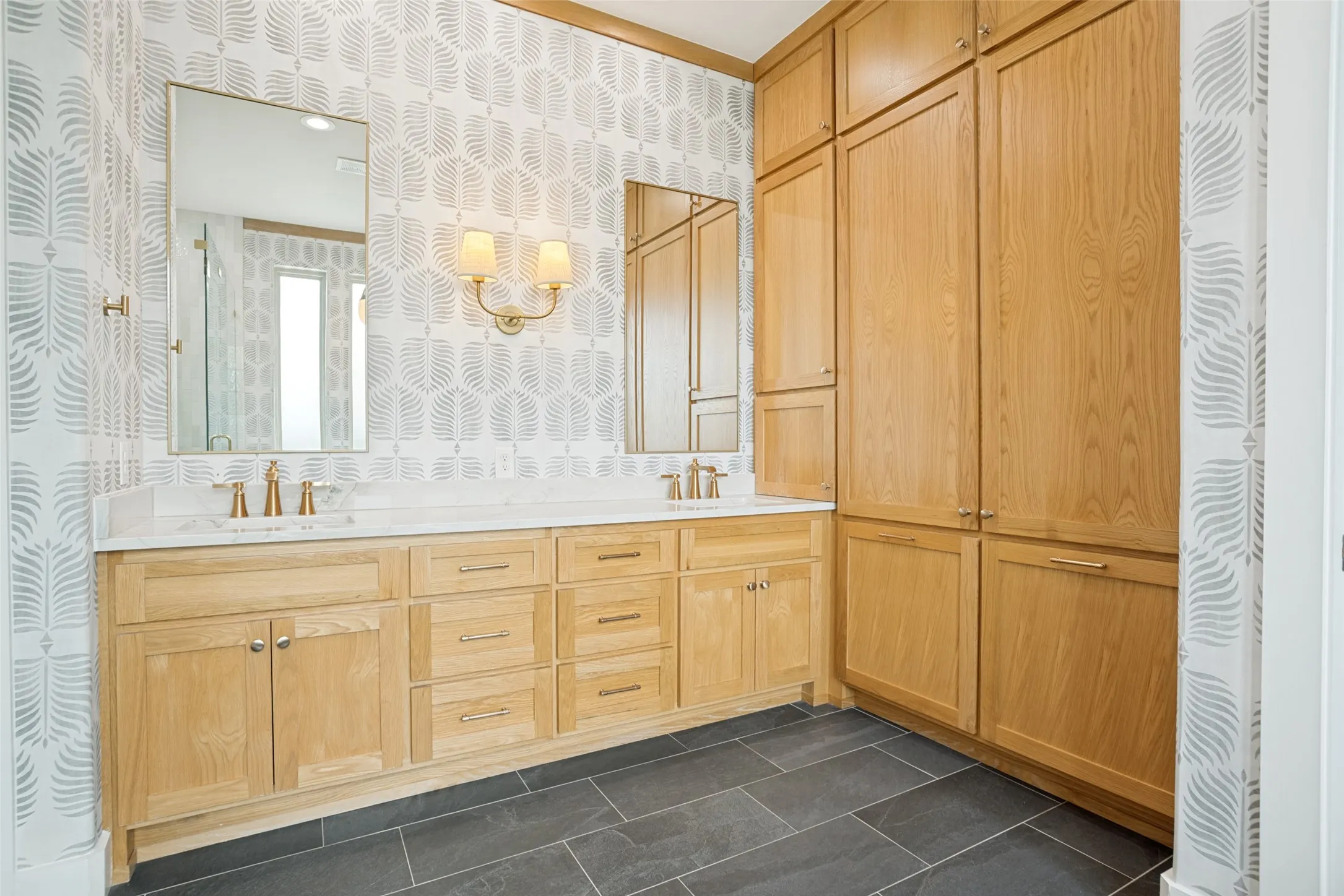 Single Family Residence For Sale in Denton County , 11733 Bent Creek Trail, Frisco, Texas 75033, 4 Bedroom, 4 Bathroom, 3 Garage spaces, 3,942 Sqft, built in 2002, mls#21278488, Real Estate Agent in Frisco, Homes For Sale in Denton county, Homes For Sale in Frisco, Realtor in Frisco Texas, Real Estate Brokerage Independent Realty Texas, Luminita Cordes Realtor