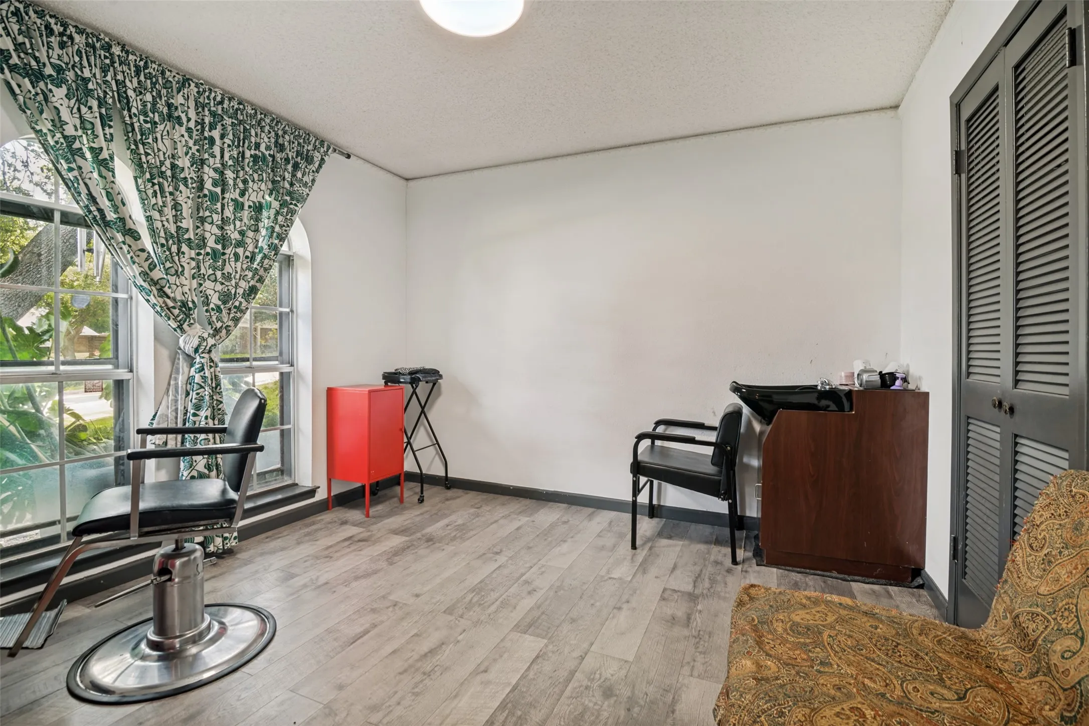 Single Family Residence For Sale in Dallas County , 1217 Gardengate Circle, Garland, Texas 75043, 4 Bedroom, 2 Bathroom, Garage spaces, 2,299 Sqft, built in 1976, mls#21277214, Real Estate Agent in Garland, Homes For Sale in Dallas county, Homes For Sale in Garland, Realtor in Garland Texas, Real Estate Brokerage Independent Realty Texas, Luminita Cordes Realtor