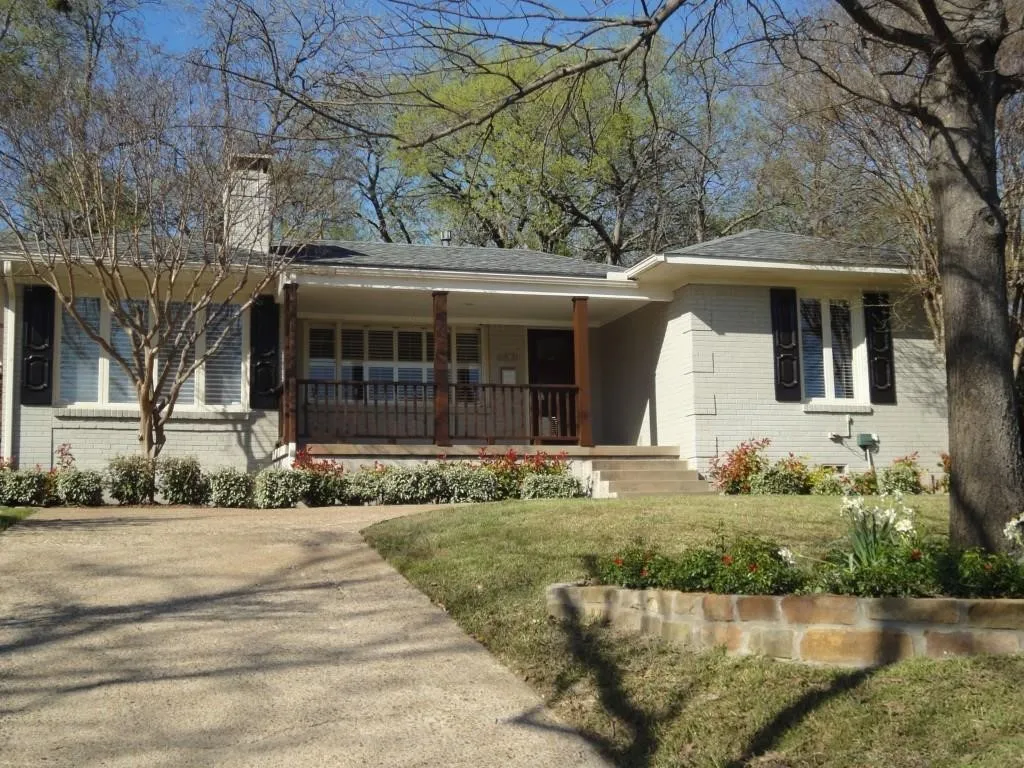 Single Family Residence For Rent in Dallas County , 6831 La Vista Drive, Dallas, Texas 75214, 3 Bedroom, 2 Bathroom, 2 Garage spaces, 1,541 Sqft, built in 1948, mls#21278499, Real Estate Agent in Dallas, Homes For Rent in Dallas county, Homes For Rent in Dallas, Realtor in Dallas Texas, Real Estate Brokerage Independent Realty Texas, Luminita Cordes Realtor
