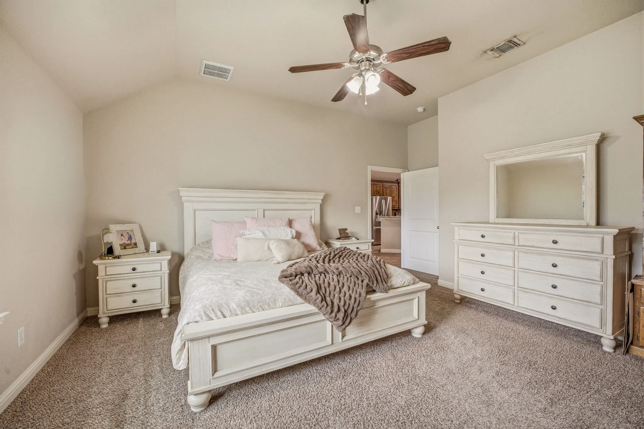 Single Family Residence For Sale in Hood County , 123 Donna Circle, Granbury, Texas 76049, 3 Bedroom, 2 Bathroom, 2 Garage spaces, 1,810 Sqft, built in 2017, mls#21277899, Real Estate Agent in Granbury, Homes For Sale in Hood county, Homes For Sale in Granbury, Realtor in Granbury Texas, Real Estate Brokerage Independent Realty Texas, Luminita Cordes Realtor