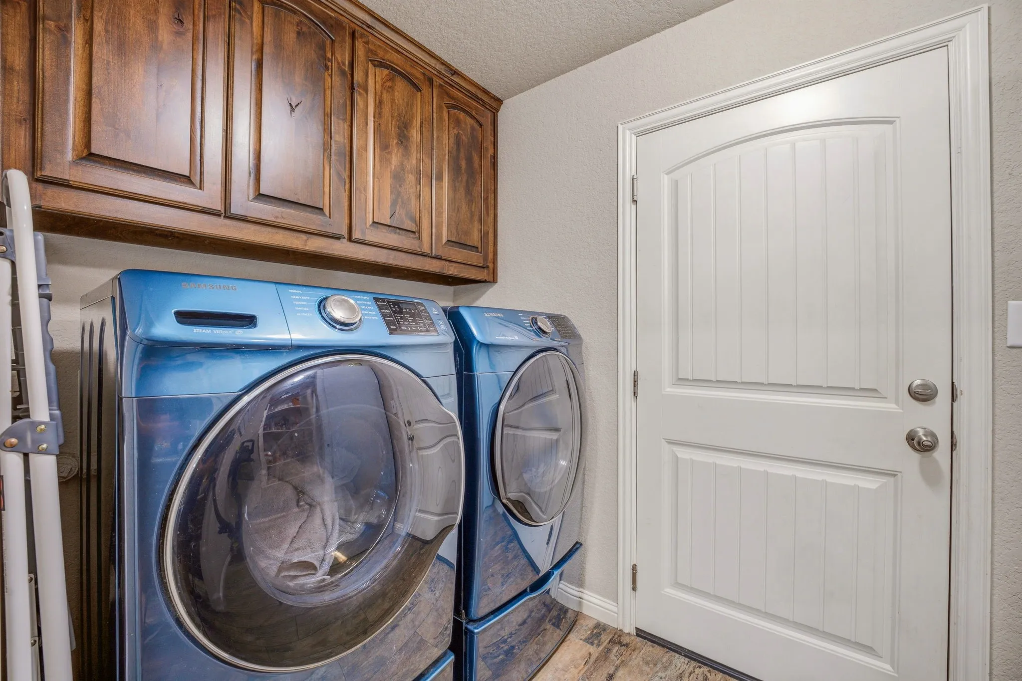 Single Family Residence For Sale in Hood County , 123 Donna Circle, Granbury, Texas 76049, 3 Bedroom, 2 Bathroom, 2 Garage spaces, 1,810 Sqft, built in 2017, mls#21277899, Real Estate Agent in Granbury, Homes For Sale in Hood county, Homes For Sale in Granbury, Realtor in Granbury Texas, Real Estate Brokerage Independent Realty Texas, Luminita Cordes Realtor