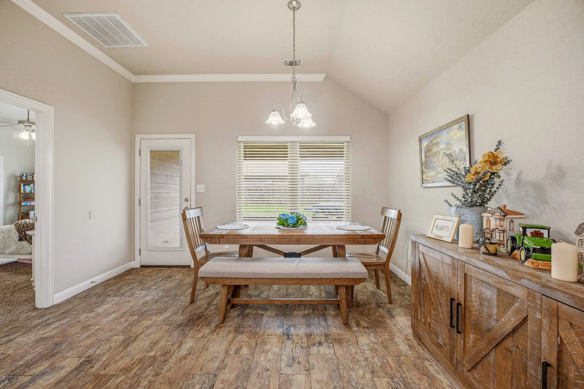 Single Family Residence For Sale in Hood County , 123 Donna Circle, Granbury, Texas 76049, 3 Bedroom, 2 Bathroom, 2 Garage spaces, 1,810 Sqft, built in 2017, mls#21277899, Real Estate Agent in Granbury, Homes For Sale in Hood county, Homes For Sale in Granbury, Realtor in Granbury Texas, Real Estate Brokerage Independent Realty Texas, Luminita Cordes Realtor