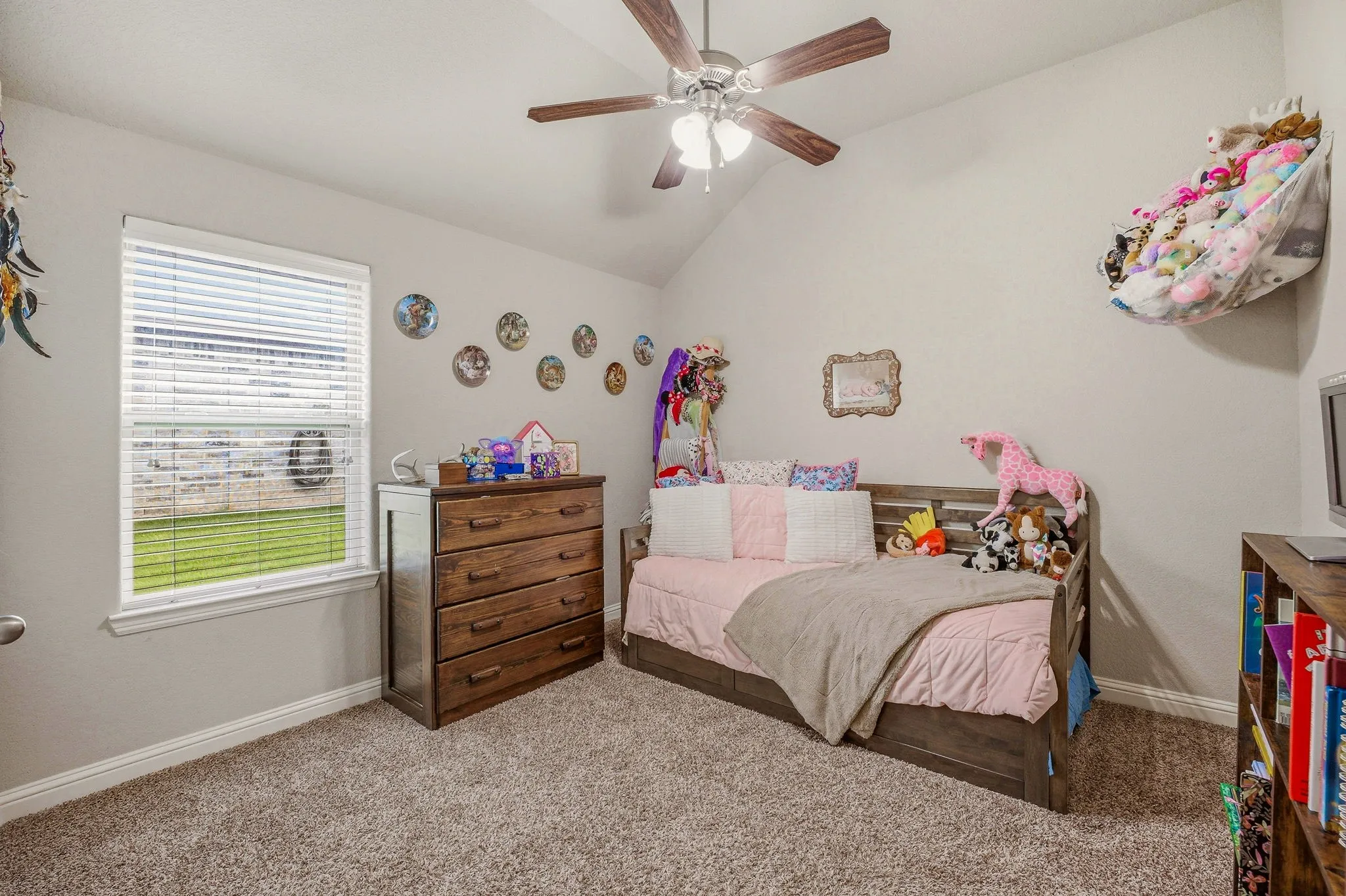 Single Family Residence For Sale in Hood County , 123 Donna Circle, Granbury, Texas 76049, 3 Bedroom, 2 Bathroom, 2 Garage spaces, 1,810 Sqft, built in 2017, mls#21277899, Real Estate Agent in Granbury, Homes For Sale in Hood county, Homes For Sale in Granbury, Realtor in Granbury Texas, Real Estate Brokerage Independent Realty Texas, Luminita Cordes Realtor