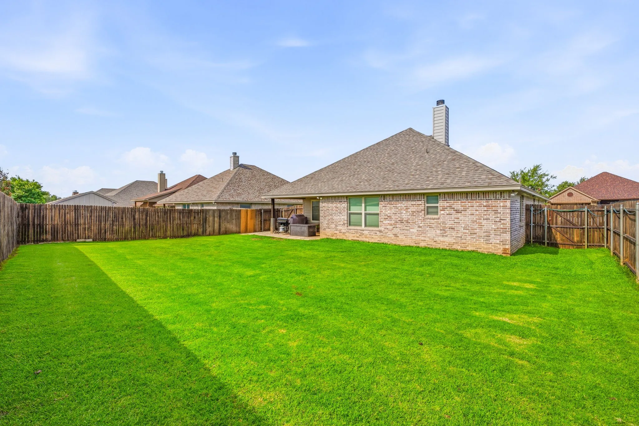 Single Family Residence For Sale in Hood County , 123 Donna Circle, Granbury, Texas 76049, 3 Bedroom, 2 Bathroom, 2 Garage spaces, 1,810 Sqft, built in 2017, mls#21277899, Real Estate Agent in Granbury, Homes For Sale in Hood county, Homes For Sale in Granbury, Realtor in Granbury Texas, Real Estate Brokerage Independent Realty Texas, Luminita Cordes Realtor