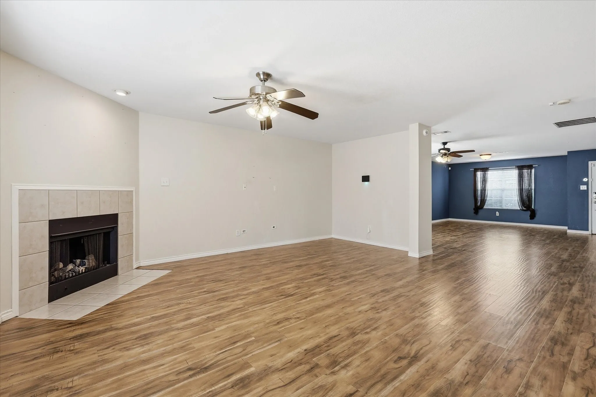 Single Family Residence For Sale in Tarrant County , 4957 Thorn Hollow Drive, Fort Worth, Texas 76244, 3 Bedroom, 3 Bathroom, 2 Garage spaces, 2,956 Sqft, built in 2004, mls#21277371, Real Estate Agent in Fort Worth, Homes For Sale in Tarrant county, Homes For Sale in Fort Worth, Realtor in Fort Worth Texas, Real Estate Brokerage Independent Realty Texas, Luminita Cordes Realtor
