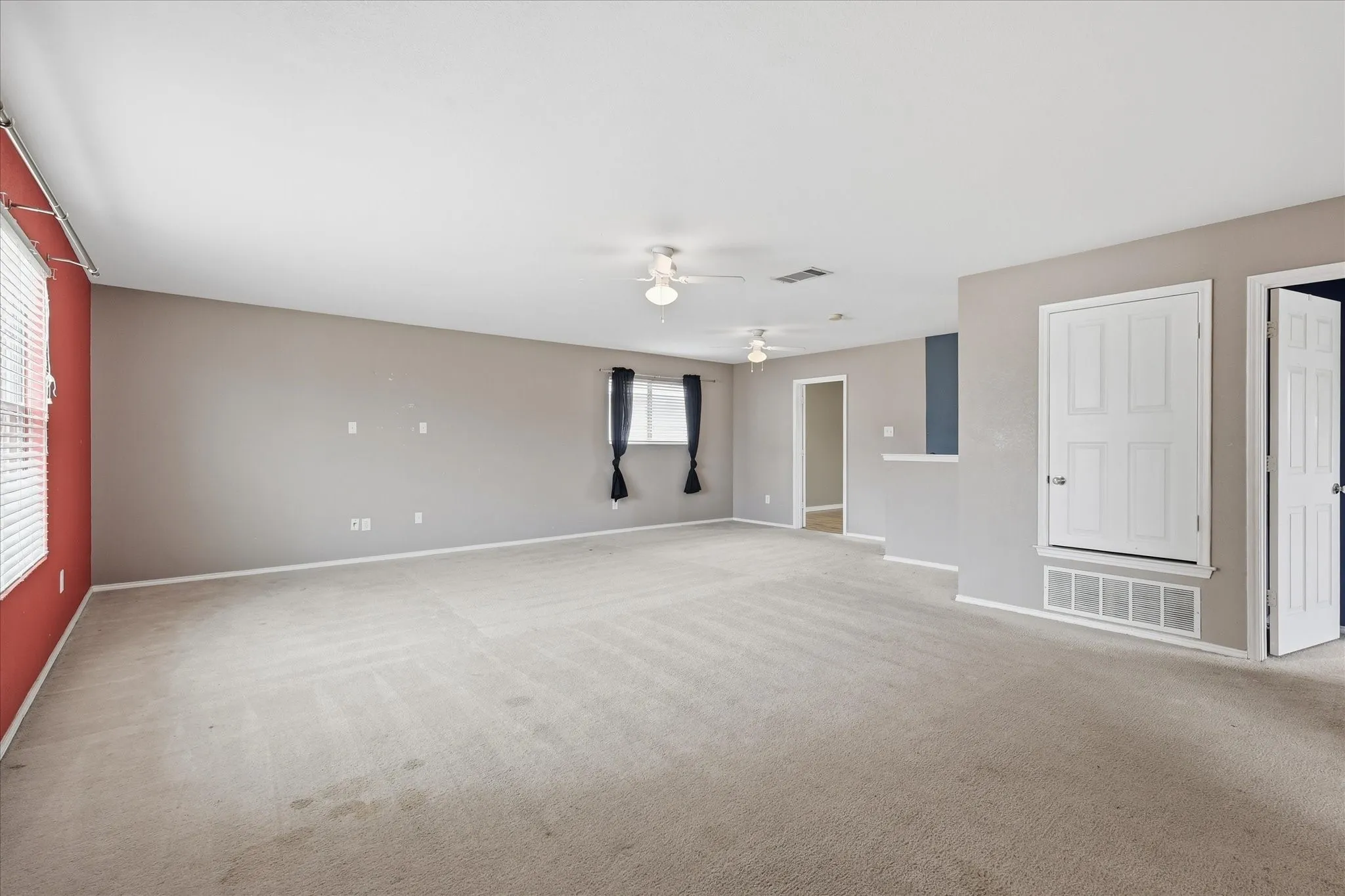 Single Family Residence For Sale in Tarrant County , 4957 Thorn Hollow Drive, Fort Worth, Texas 76244, 3 Bedroom, 3 Bathroom, 2 Garage spaces, 2,956 Sqft, built in 2004, mls#21277371, Real Estate Agent in Fort Worth, Homes For Sale in Tarrant county, Homes For Sale in Fort Worth, Realtor in Fort Worth Texas, Real Estate Brokerage Independent Realty Texas, Luminita Cordes Realtor