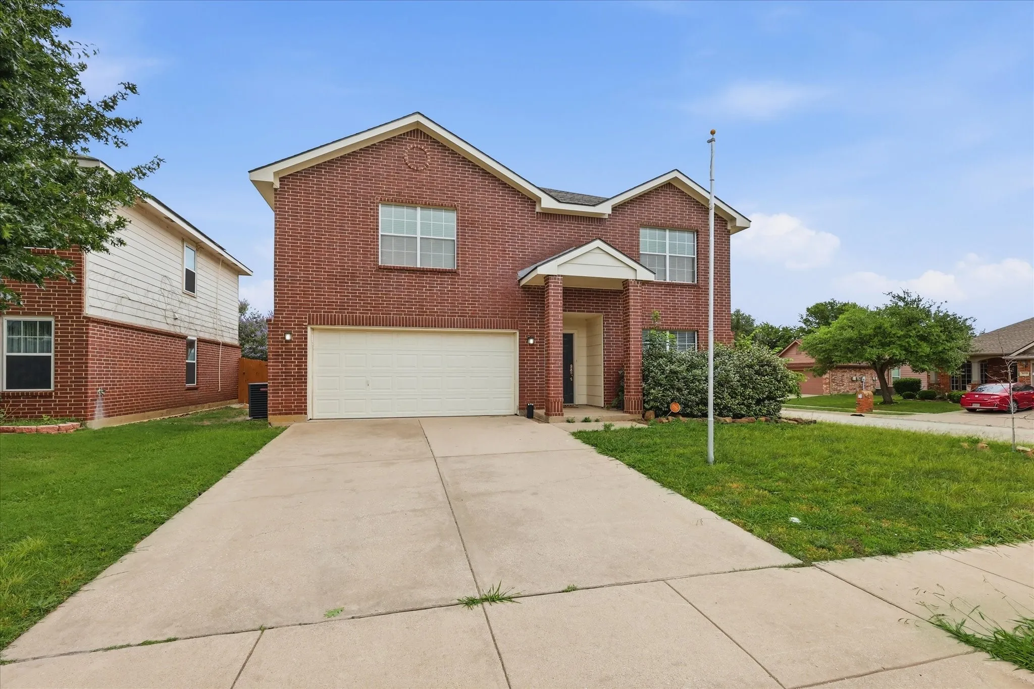Single Family Residence For Sale in Tarrant County , 4957 Thorn Hollow Drive, Fort Worth, Texas 76244, 3 Bedroom, 3 Bathroom, 2 Garage spaces, 2,956 Sqft, built in 2004, mls#21277371, Real Estate Agent in Fort Worth, Homes For Sale in Tarrant county, Homes For Sale in Fort Worth, Realtor in Fort Worth Texas, Real Estate Brokerage Independent Realty Texas, Luminita Cordes Realtor