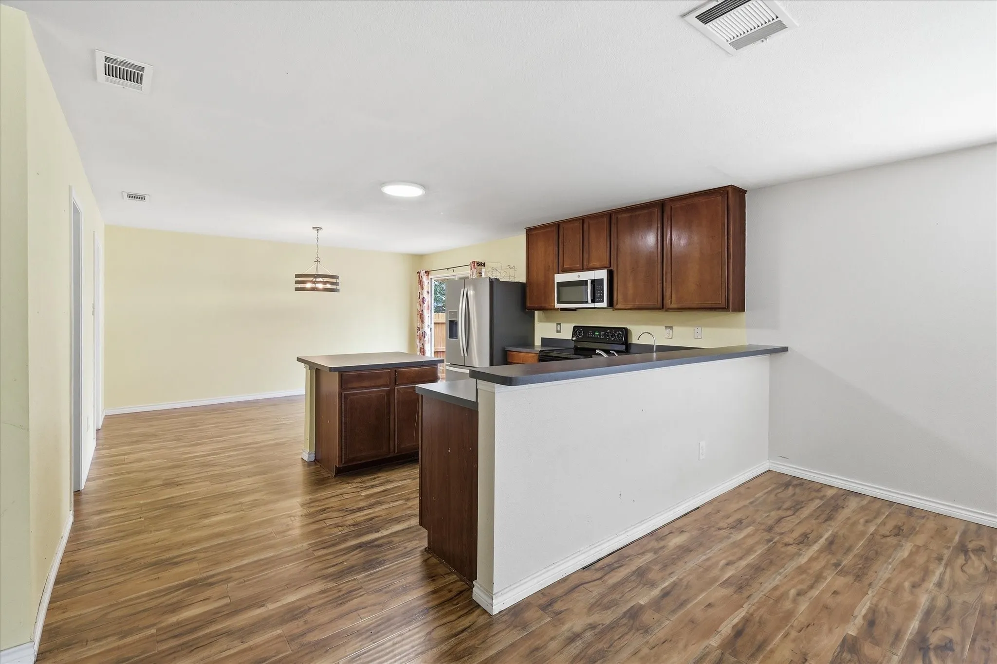 Single Family Residence For Sale in Tarrant County , 4957 Thorn Hollow Drive, Fort Worth, Texas 76244, 3 Bedroom, 3 Bathroom, 2 Garage spaces, 2,956 Sqft, built in 2004, mls#21277371, Real Estate Agent in Fort Worth, Homes For Sale in Tarrant county, Homes For Sale in Fort Worth, Realtor in Fort Worth Texas, Real Estate Brokerage Independent Realty Texas, Luminita Cordes Realtor