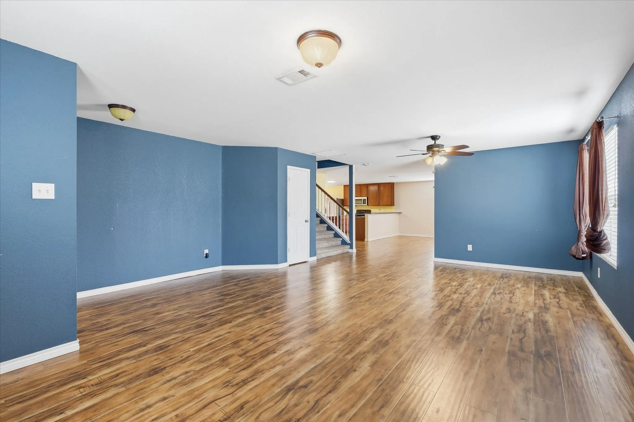 Single Family Residence For Sale in Tarrant County , 4957 Thorn Hollow Drive, Fort Worth, Texas 76244, 3 Bedroom, 3 Bathroom, 2 Garage spaces, 2,956 Sqft, built in 2004, mls#21277371, Real Estate Agent in Fort Worth, Homes For Sale in Tarrant county, Homes For Sale in Fort Worth, Realtor in Fort Worth Texas, Real Estate Brokerage Independent Realty Texas, Luminita Cordes Realtor