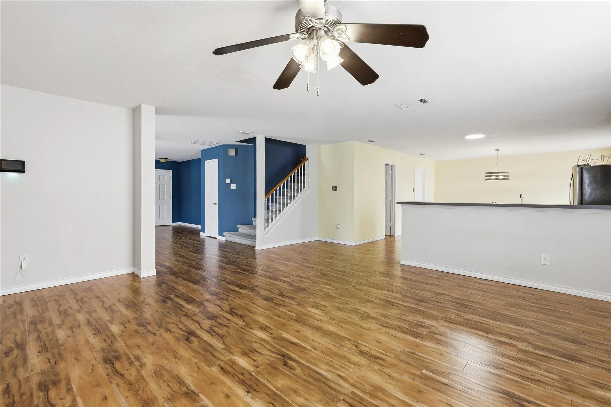 Single Family Residence For Sale in Tarrant County , 4957 Thorn Hollow Drive, Fort Worth, Texas 76244, 3 Bedroom, 3 Bathroom, 2 Garage spaces, 2,956 Sqft, built in 2004, mls#21277371, Real Estate Agent in Fort Worth, Homes For Sale in Tarrant county, Homes For Sale in Fort Worth, Realtor in Fort Worth Texas, Real Estate Brokerage Independent Realty Texas, Luminita Cordes Realtor