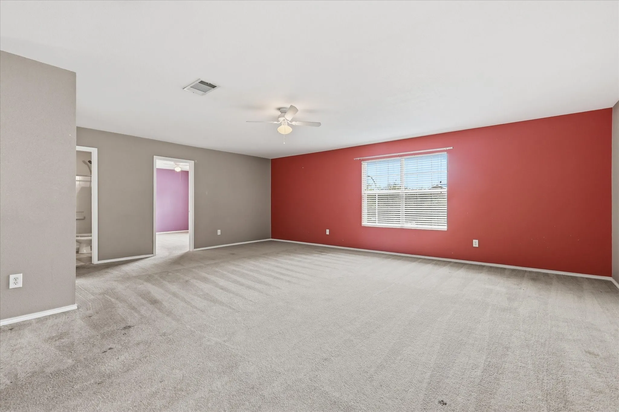 Single Family Residence For Sale in Tarrant County , 4957 Thorn Hollow Drive, Fort Worth, Texas 76244, 3 Bedroom, 3 Bathroom, 2 Garage spaces, 2,956 Sqft, built in 2004, mls#21277371, Real Estate Agent in Fort Worth, Homes For Sale in Tarrant county, Homes For Sale in Fort Worth, Realtor in Fort Worth Texas, Real Estate Brokerage Independent Realty Texas, Luminita Cordes Realtor