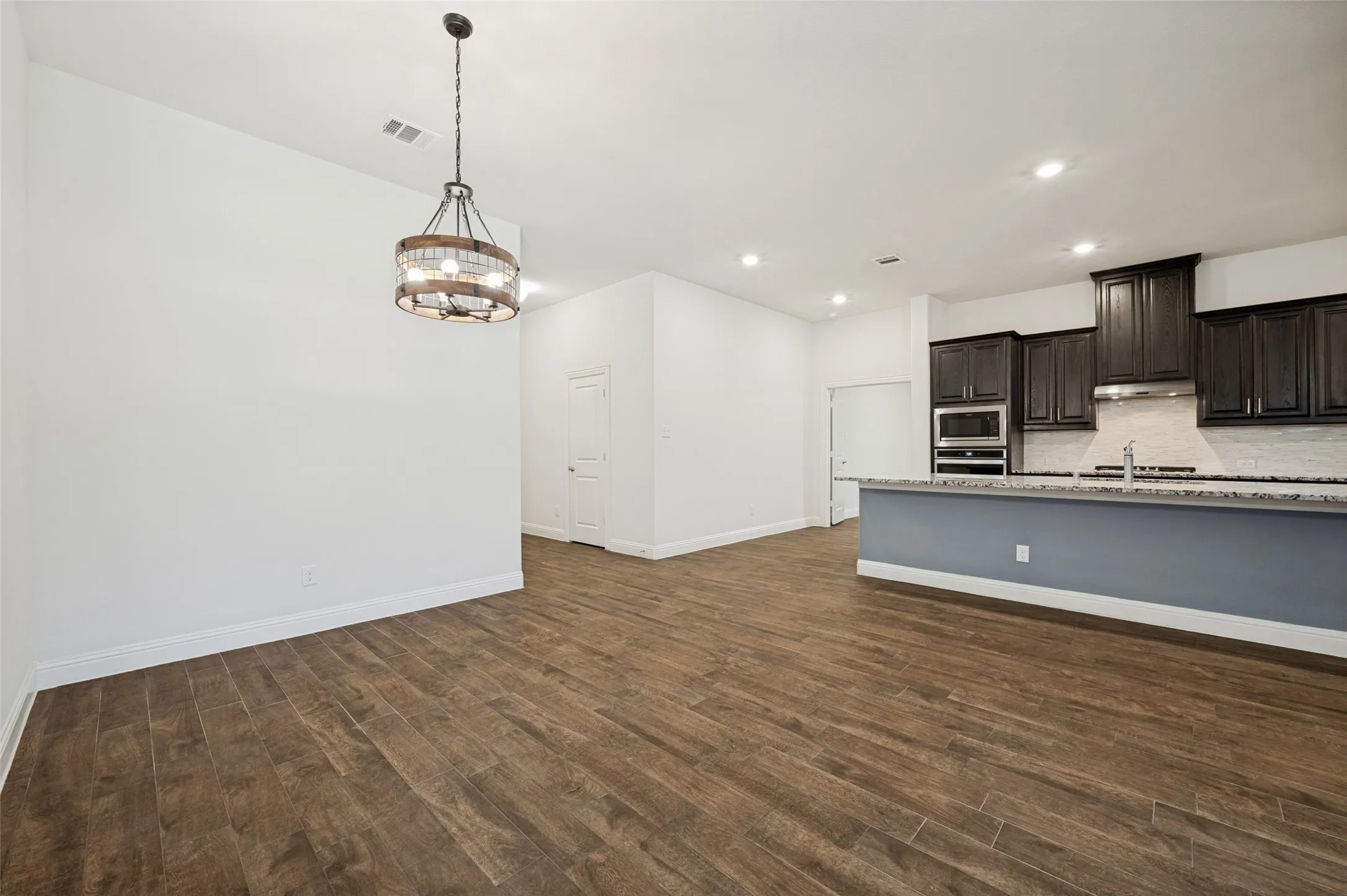 Single Family Residence For Sale in Collin County , 2929 Crossbow Lane, Celina, Texas 75009, 4 Bedroom, 3 Bathroom, 3 Garage spaces, 2,825 Sqft, built in 2019, mls#21273415, Real Estate Agent in Celina, Homes For Sale in Collin county, Homes For Sale in Celina, Realtor in Celina Texas, Real Estate Brokerage Independent Realty Texas, Luminita Cordes Realtor