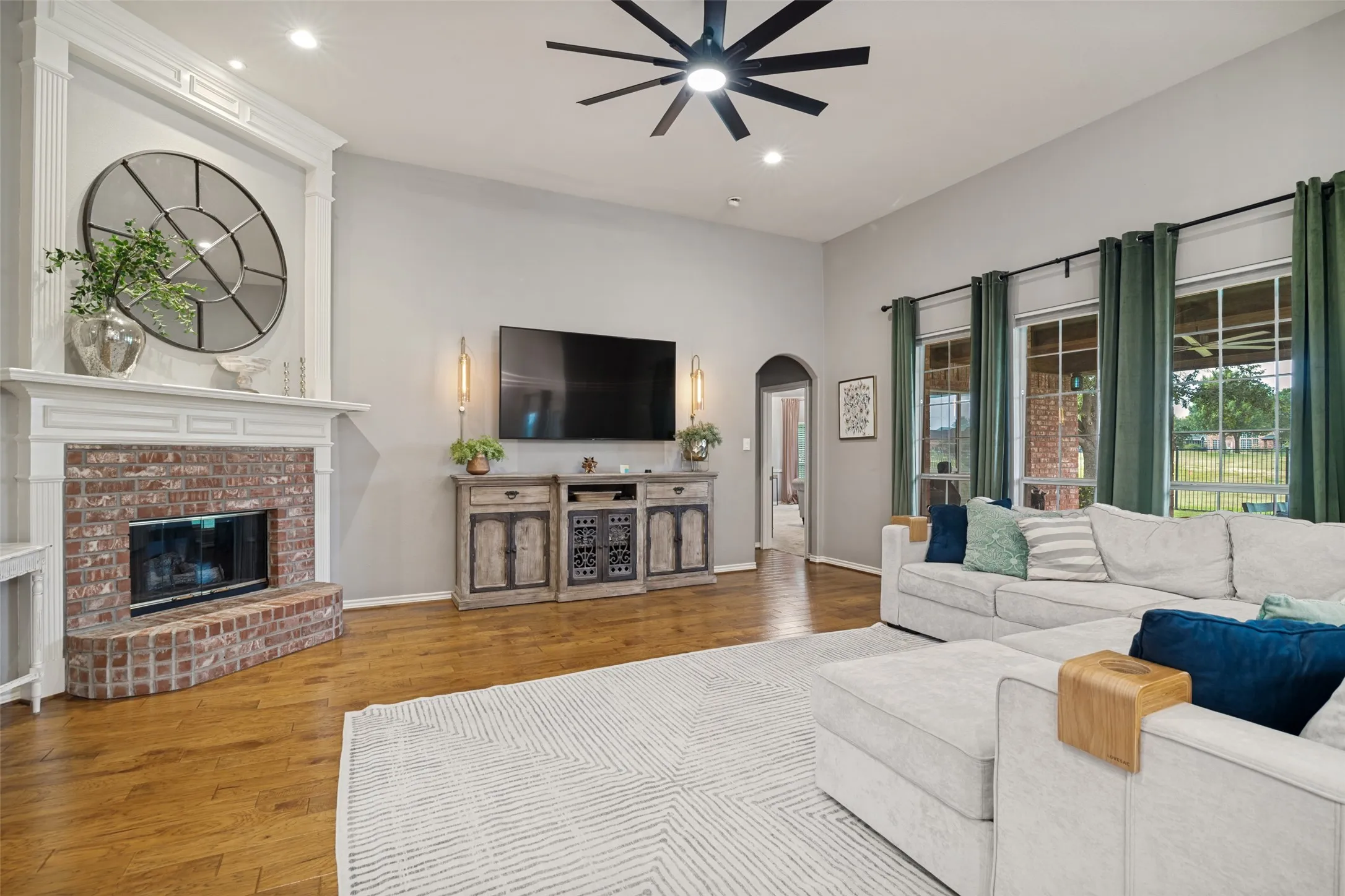 Single Family Residence For Sale in Dallas County , 10413 Broadmoor Lane, Rowlett, Texas 75089, 4 Bedroom, 4 Bathroom, 3 Garage spaces, 3,188 Sqft, built in 2003, mls#21277112, Real Estate Agent in Rowlett, Homes For Sale in Dallas county, Homes For Sale in Rowlett, Realtor in Rowlett Texas, Real Estate Brokerage Independent Realty Texas, Luminita Cordes Realtor