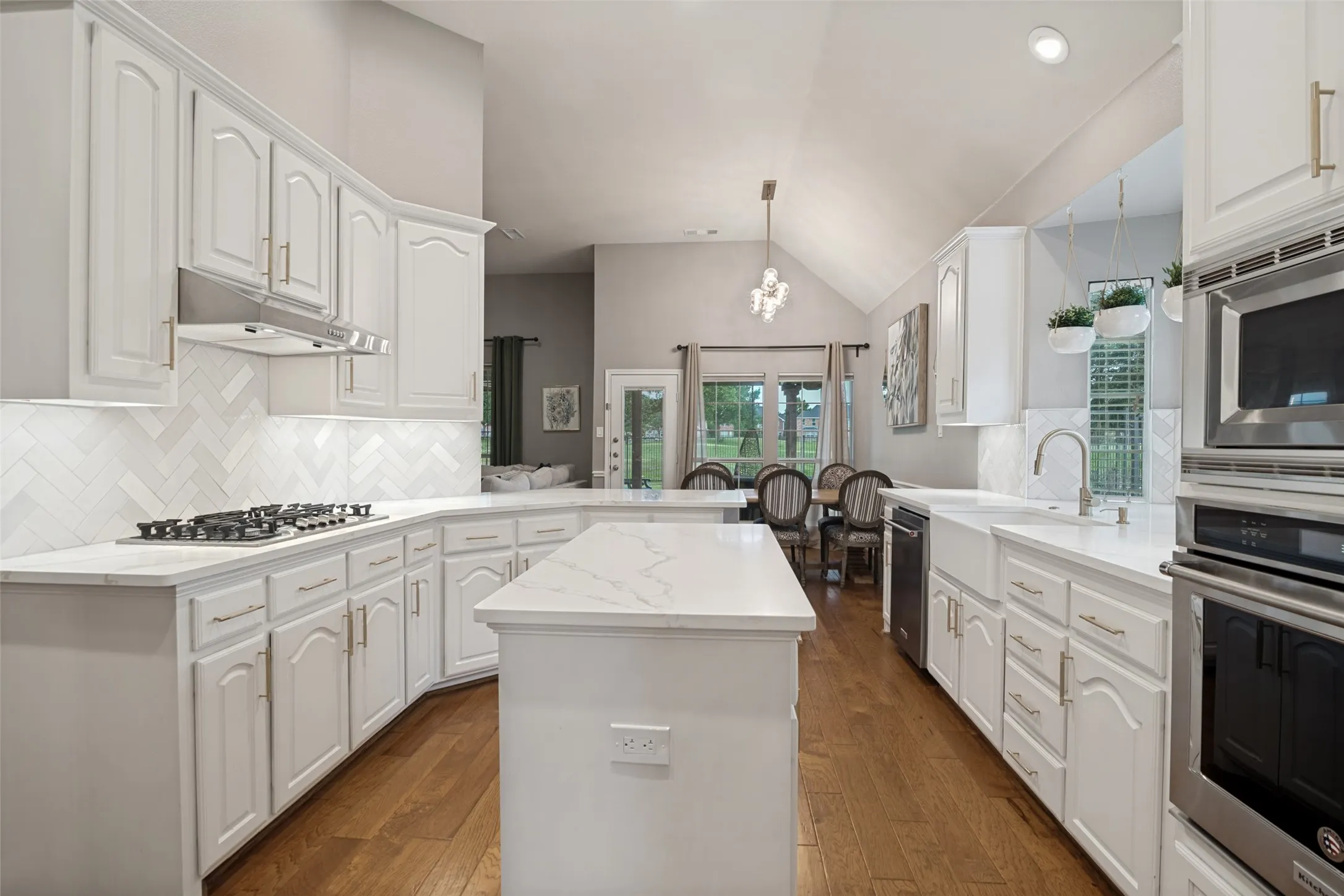 Single Family Residence For Sale in Dallas County , 10413 Broadmoor Lane, Rowlett, Texas 75089, 4 Bedroom, 4 Bathroom, 3 Garage spaces, 3,188 Sqft, built in 2003, mls#21277112, Real Estate Agent in Rowlett, Homes For Sale in Dallas county, Homes For Sale in Rowlett, Realtor in Rowlett Texas, Real Estate Brokerage Independent Realty Texas, Luminita Cordes Realtor