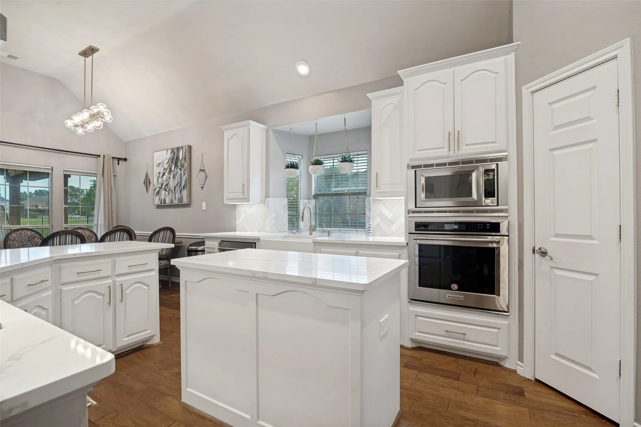 Single Family Residence For Sale in Dallas County , 10413 Broadmoor Lane, Rowlett, Texas 75089, 4 Bedroom, 4 Bathroom, 3 Garage spaces, 3,188 Sqft, built in 2003, mls#21277112, Real Estate Agent in Rowlett, Homes For Sale in Dallas county, Homes For Sale in Rowlett, Realtor in Rowlett Texas, Real Estate Brokerage Independent Realty Texas, Luminita Cordes Realtor