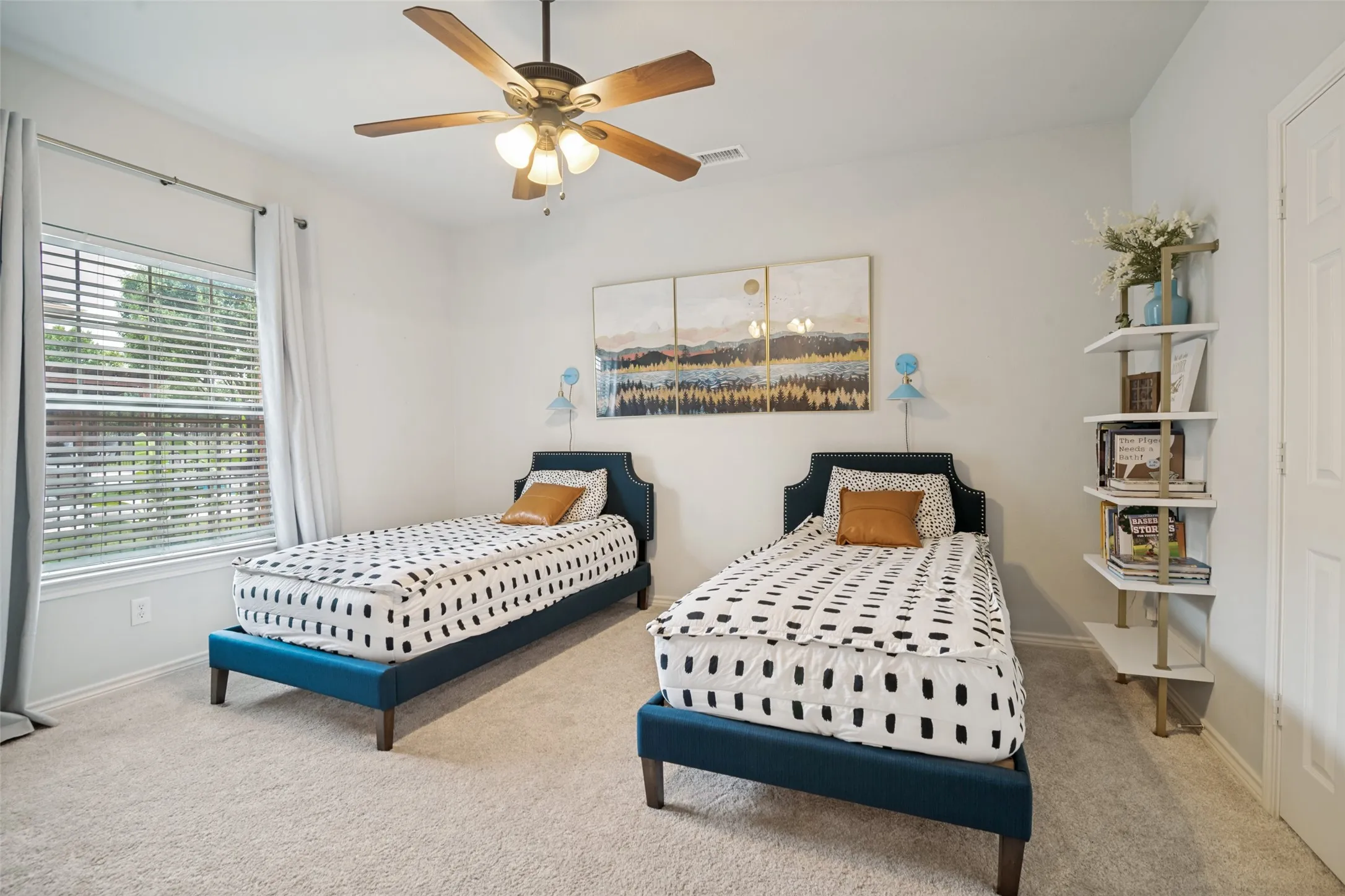 Single Family Residence For Sale in Dallas County , 10413 Broadmoor Lane, Rowlett, Texas 75089, 4 Bedroom, 4 Bathroom, 3 Garage spaces, 3,188 Sqft, built in 2003, mls#21277112, Real Estate Agent in Rowlett, Homes For Sale in Dallas county, Homes For Sale in Rowlett, Realtor in Rowlett Texas, Real Estate Brokerage Independent Realty Texas, Luminita Cordes Realtor