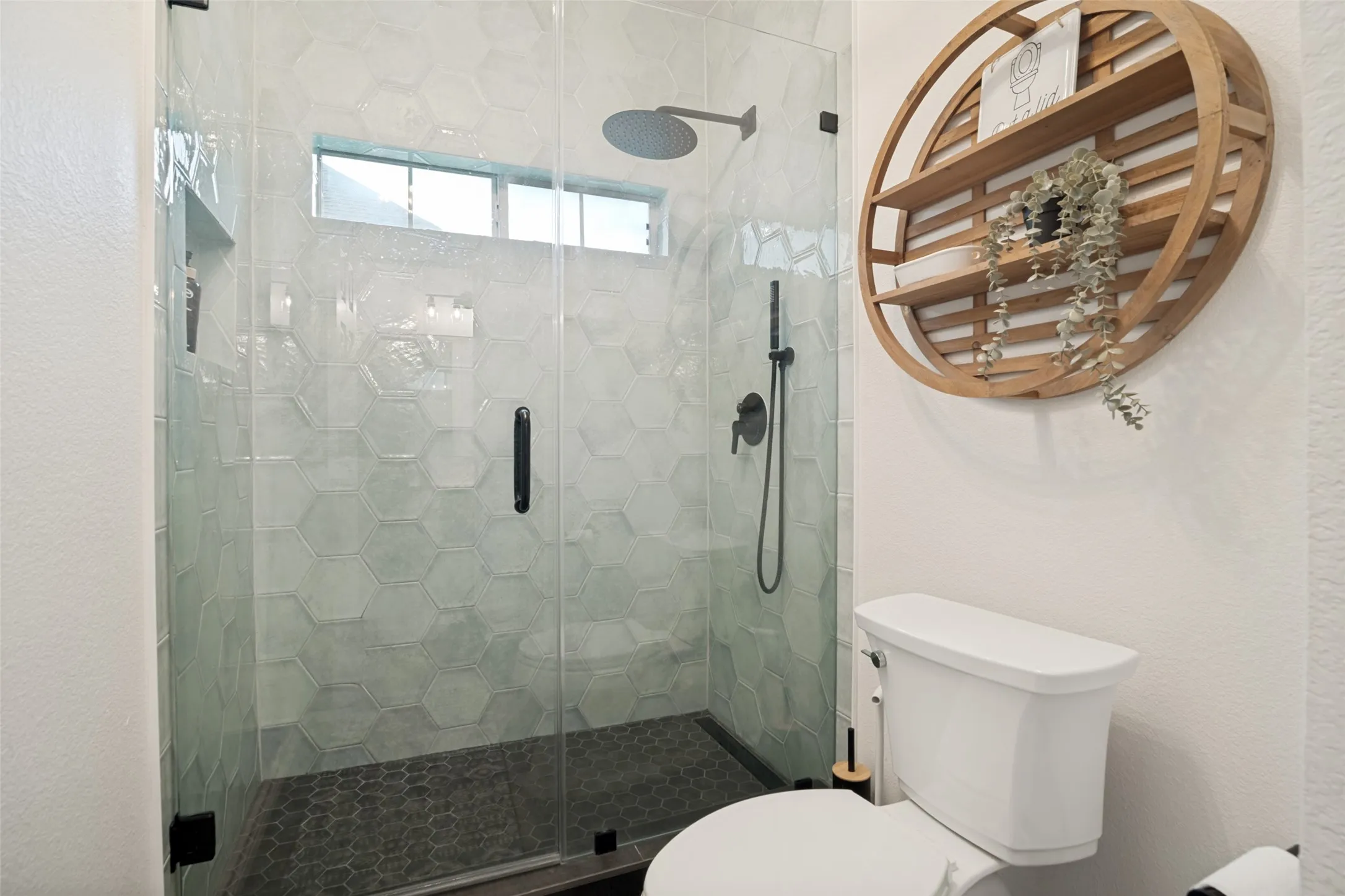 Single Family Residence For Sale in Dallas County , 10413 Broadmoor Lane, Rowlett, Texas 75089, 4 Bedroom, 4 Bathroom, 3 Garage spaces, 3,188 Sqft, built in 2003, mls#21277112, Real Estate Agent in Rowlett, Homes For Sale in Dallas county, Homes For Sale in Rowlett, Realtor in Rowlett Texas, Real Estate Brokerage Independent Realty Texas, Luminita Cordes Realtor