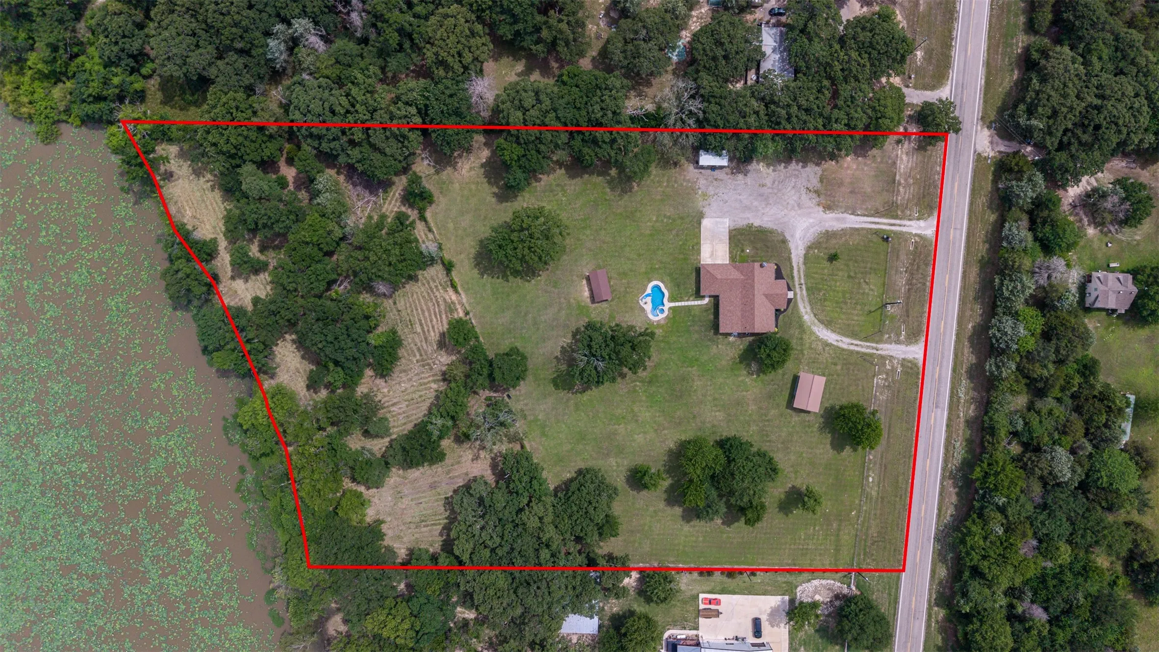 Single Family Residence For Sale in Hunt County , 5775 Fm 2947, Quinlan, Texas 75474, 4 Bedroom, 3 Bathroom, Garage spaces, 2,088 Sqft, built in 2020, mls#21272548, Real Estate Agent in Quinlan, Homes For Sale in Hunt county, Homes For Sale in Quinlan, Realtor in Quinlan Texas, Real Estate Brokerage Independent Realty Texas, Luminita Cordes Realtor