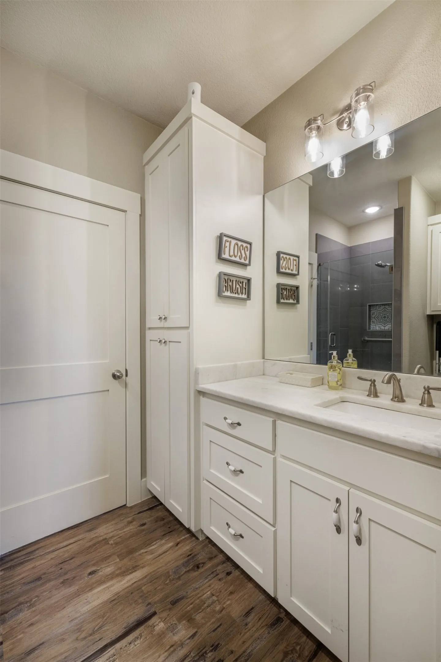 Single Family Residence For Sale in Hunt County , 5775 Fm 2947, Quinlan, Texas 75474, 4 Bedroom, 3 Bathroom, Garage spaces, 2,088 Sqft, built in 2020, mls#21272548, Real Estate Agent in Quinlan, Homes For Sale in Hunt county, Homes For Sale in Quinlan, Realtor in Quinlan Texas, Real Estate Brokerage Independent Realty Texas, Luminita Cordes Realtor