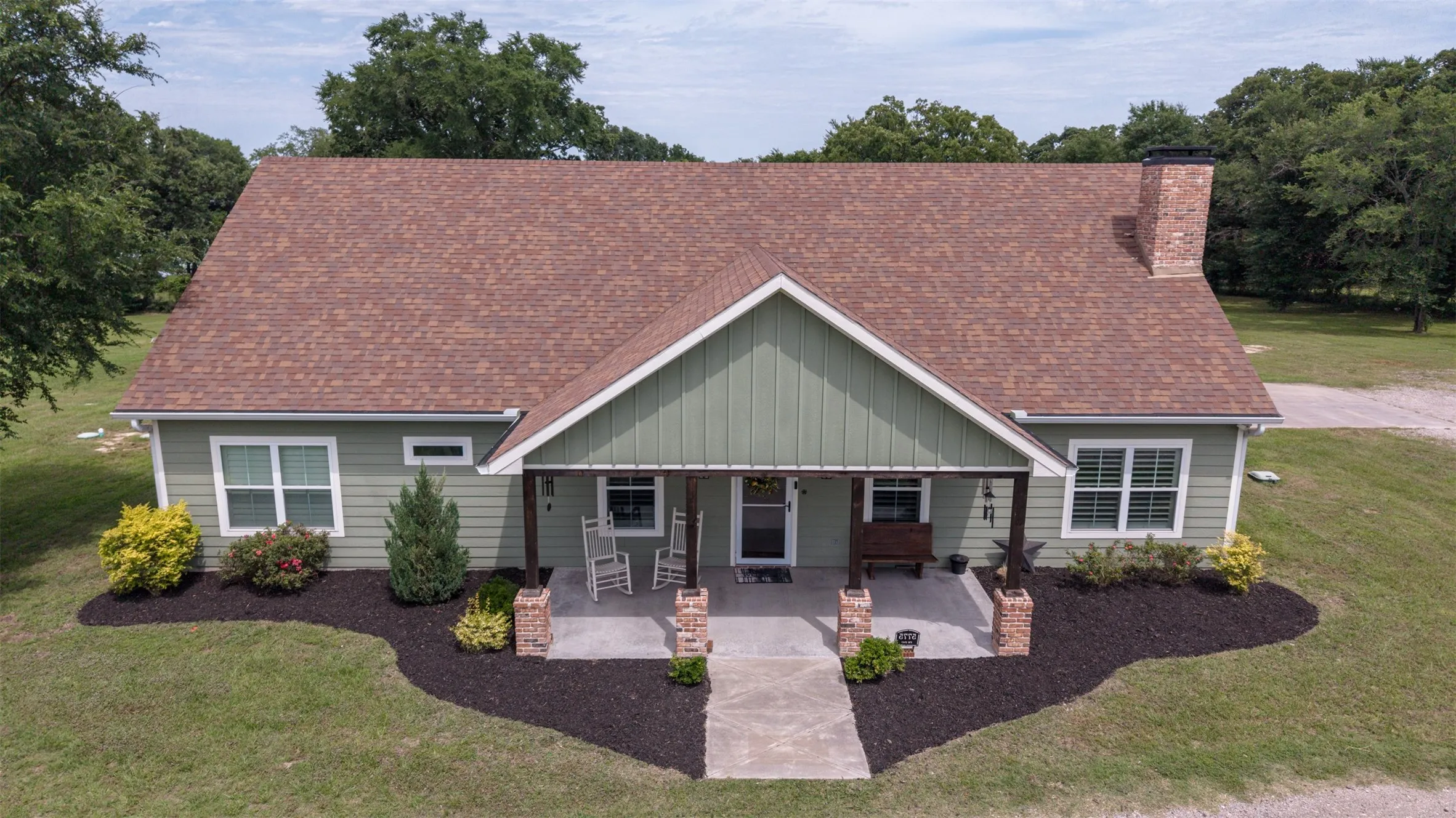 Single Family Residence For Sale in Hunt County , 5775 Fm 2947, Quinlan, Texas 75474, 4 Bedroom, 3 Bathroom, Garage spaces, 2,088 Sqft, built in 2020, mls#21272548, Real Estate Agent in Quinlan, Homes For Sale in Hunt county, Homes For Sale in Quinlan, Realtor in Quinlan Texas, Real Estate Brokerage Independent Realty Texas, Luminita Cordes Realtor