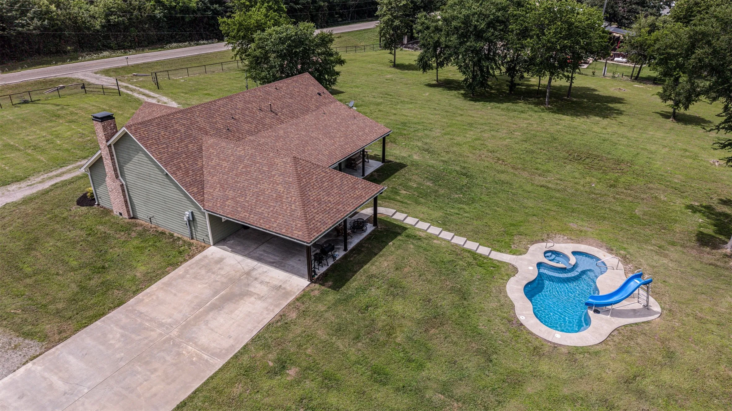 Single Family Residence For Sale in Hunt County , 5775 Fm 2947, Quinlan, Texas 75474, 4 Bedroom, 3 Bathroom, Garage spaces, 2,088 Sqft, built in 2020, mls#21272548, Real Estate Agent in Quinlan, Homes For Sale in Hunt county, Homes For Sale in Quinlan, Realtor in Quinlan Texas, Real Estate Brokerage Independent Realty Texas, Luminita Cordes Realtor