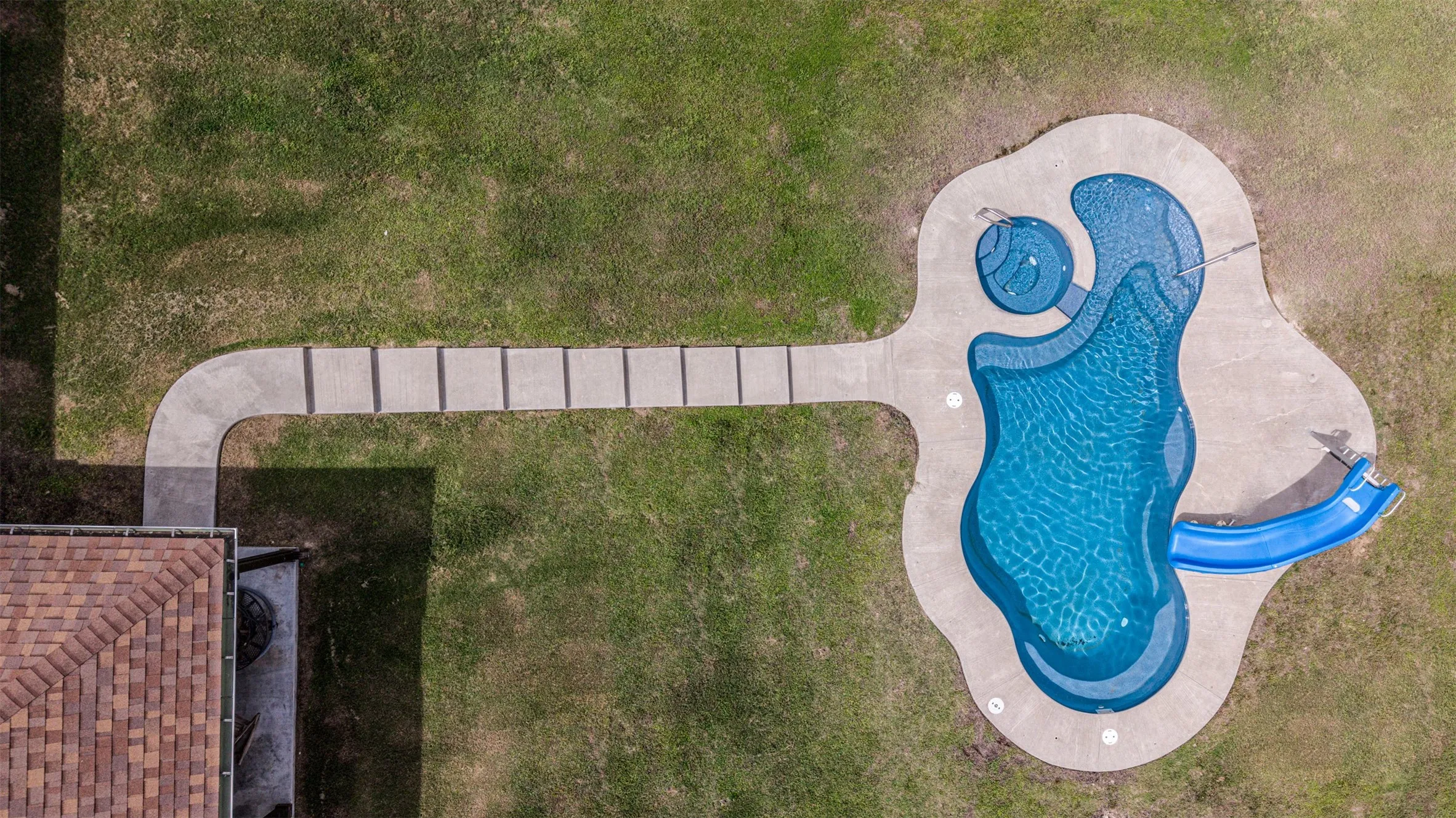 Single Family Residence For Sale in Hunt County , 5775 Fm 2947, Quinlan, Texas 75474, 4 Bedroom, 3 Bathroom, Garage spaces, 2,088 Sqft, built in 2020, mls#21272548, Real Estate Agent in Quinlan, Homes For Sale in Hunt county, Homes For Sale in Quinlan, Realtor in Quinlan Texas, Real Estate Brokerage Independent Realty Texas, Luminita Cordes Realtor