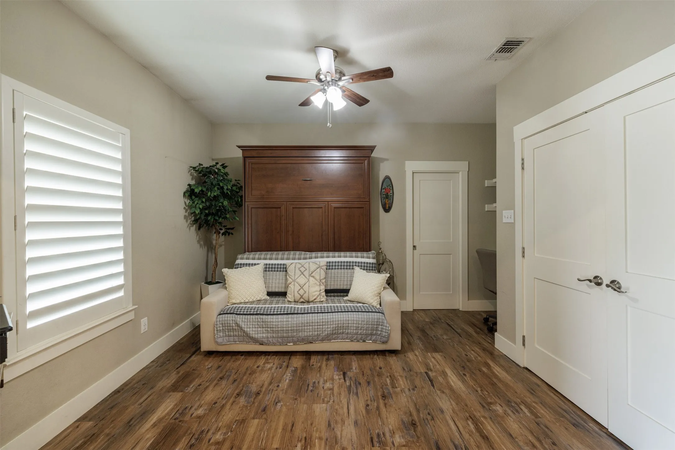 Single Family Residence For Sale in Hunt County , 5775 Fm 2947, Quinlan, Texas 75474, 4 Bedroom, 3 Bathroom, Garage spaces, 2,088 Sqft, built in 2020, mls#21272548, Real Estate Agent in Quinlan, Homes For Sale in Hunt county, Homes For Sale in Quinlan, Realtor in Quinlan Texas, Real Estate Brokerage Independent Realty Texas, Luminita Cordes Realtor