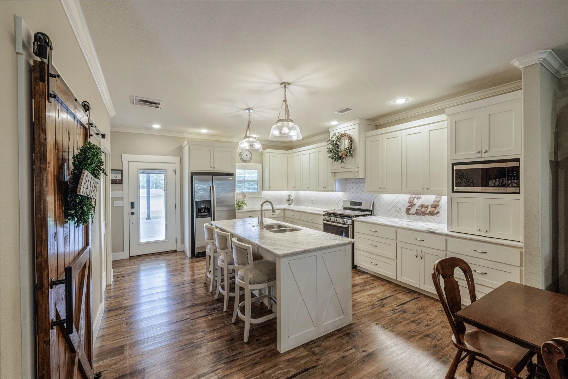 Single Family Residence For Sale in Hunt County , 5775 Fm 2947, Quinlan, Texas 75474, 4 Bedroom, 3 Bathroom, Garage spaces, 2,088 Sqft, built in 2020, mls#21272548, Real Estate Agent in Quinlan, Homes For Sale in Hunt county, Homes For Sale in Quinlan, Realtor in Quinlan Texas, Real Estate Brokerage Independent Realty Texas, Luminita Cordes Realtor