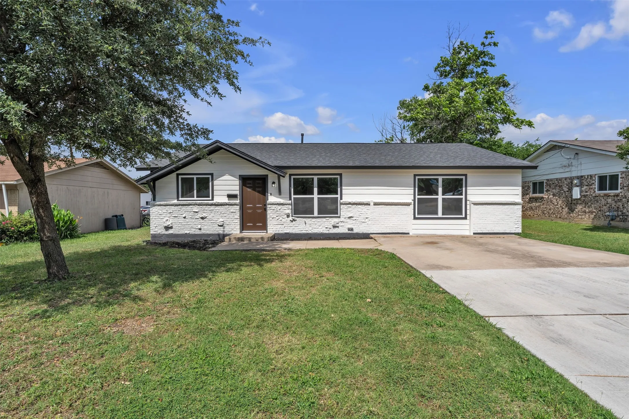 Single Family Residence For Sale in Tarrant County , 3265 Earle Drive, Haltom City, Texas 76117, 3 Bedroom, 2 Bathroom, Garage spaces, 1,617 Sqft, built in 1964, mls#21269199, Real Estate Agent in Haltom City, Homes For Sale in Tarrant county, Homes For Sale in Haltom City, Realtor in Haltom City Texas, Real Estate Brokerage Independent Realty Texas, Luminita Cordes Realtor
