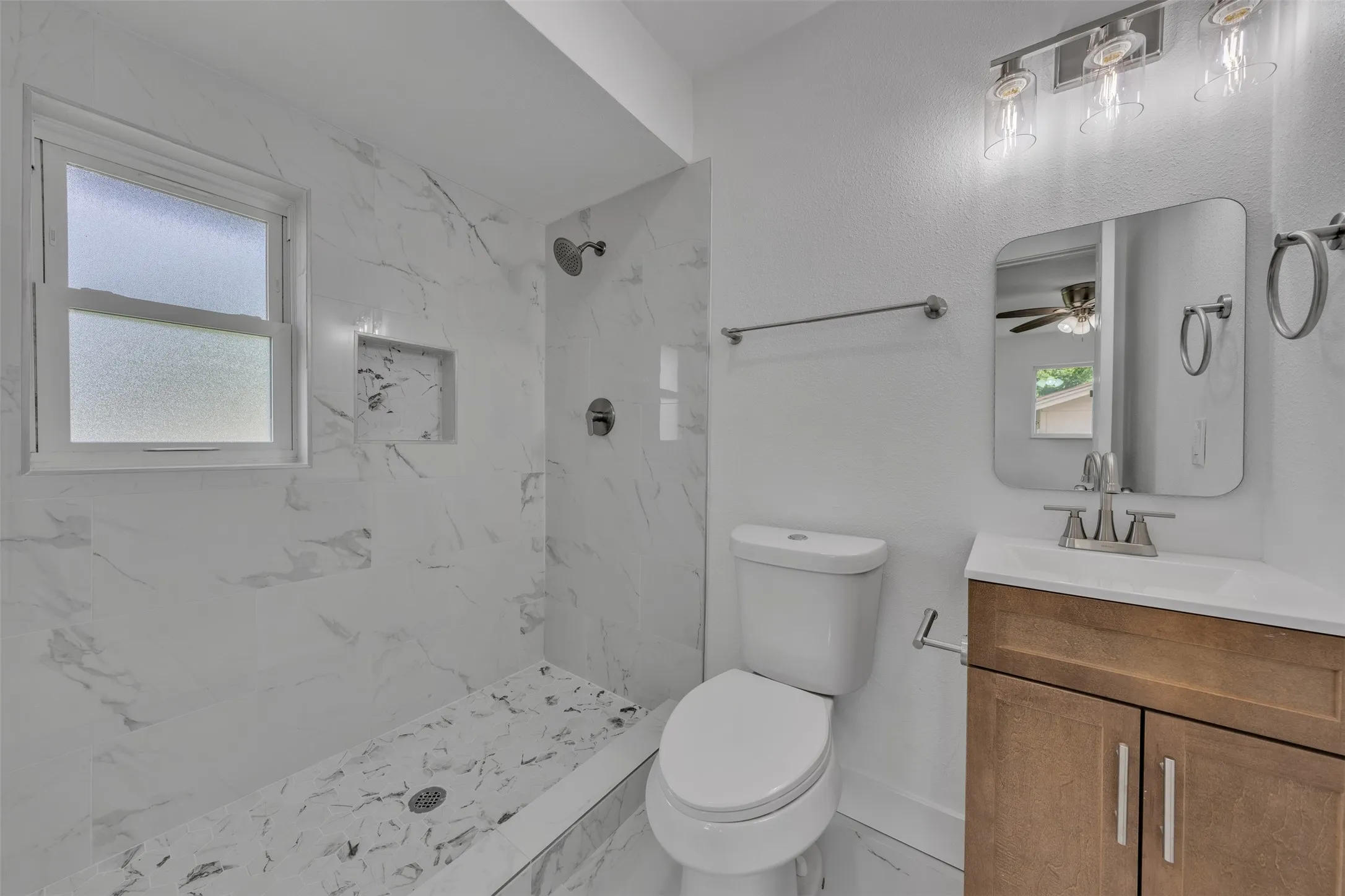 Single Family Residence For Sale in Tarrant County , 3265 Earle Drive, Haltom City, Texas 76117, 3 Bedroom, 2 Bathroom, Garage spaces, 1,617 Sqft, built in 1964, mls#21269199, Real Estate Agent in Haltom City, Homes For Sale in Tarrant county, Homes For Sale in Haltom City, Realtor in Haltom City Texas, Real Estate Brokerage Independent Realty Texas, Luminita Cordes Realtor
