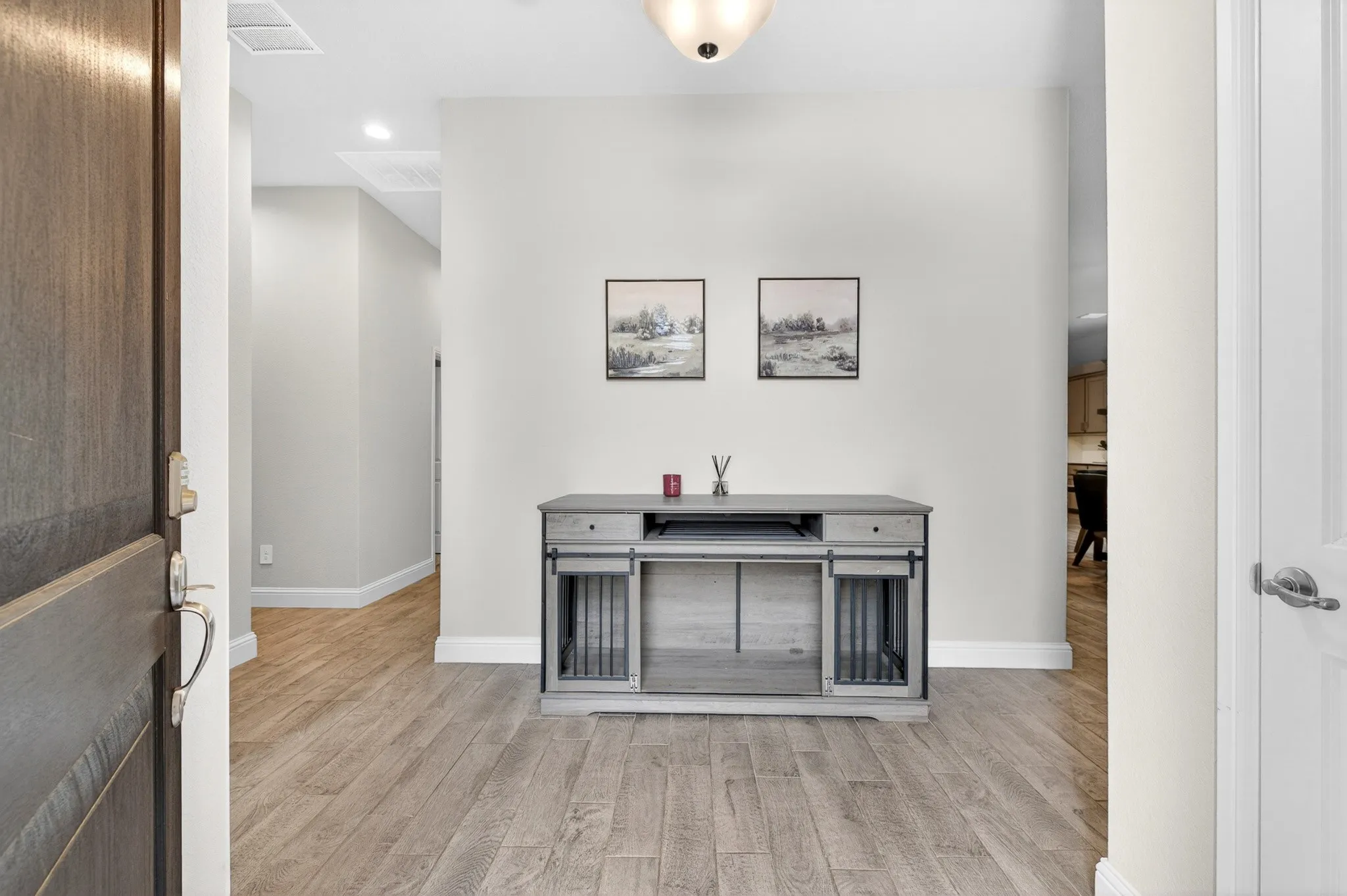 Nice open entryway