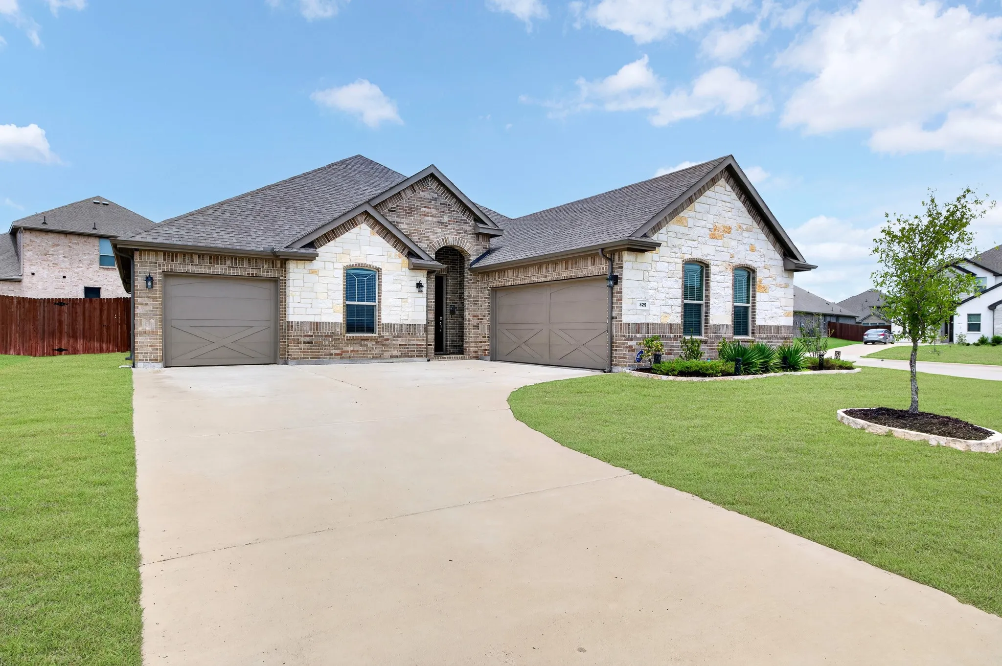 Single Family Residence For Sale in Ellis County , 829 Poppie Lane, Midlothian, Texas 76065, 4 Bedroom, 2 Bathroom, 3 Garage spaces, 2,272 Sqft, built in 2023, mls#21274398, Real Estate Agent in Midlothian, Homes For Sale in Ellis county, Homes For Sale in Midlothian, Realtor in Midlothian Texas, Real Estate Brokerage Independent Realty Texas, Luminita Cordes Realtor