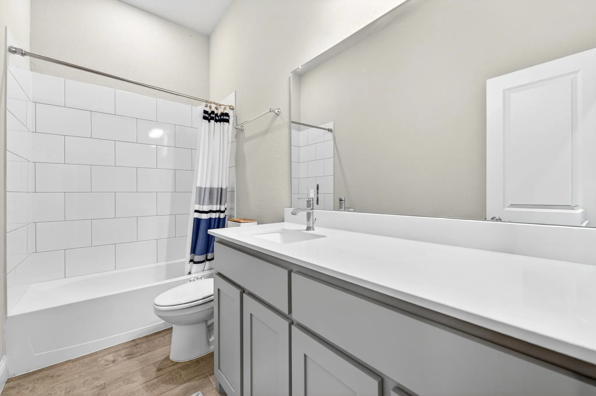 Single Family Residence For Sale in Ellis County , 829 Poppie Lane, Midlothian, Texas 76065, 4 Bedroom, 2 Bathroom, 3 Garage spaces, 2,272 Sqft, built in 2023, mls#21274398, Real Estate Agent in Midlothian, Homes For Sale in Ellis county, Homes For Sale in Midlothian, Realtor in Midlothian Texas, Real Estate Brokerage Independent Realty Texas, Luminita Cordes Realtor