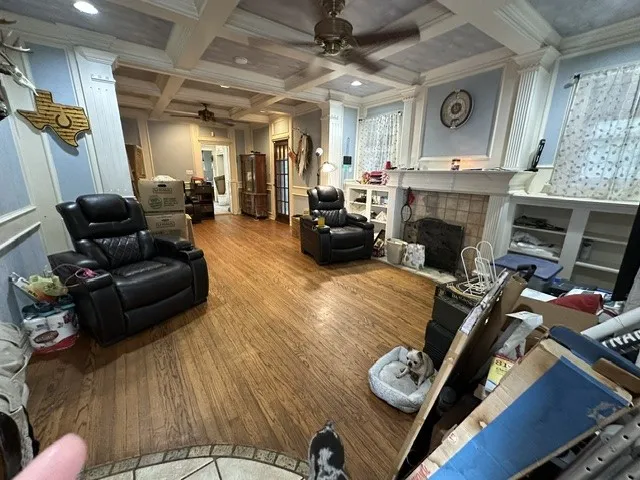 Single Family Residence For Sale in Tarrant County , 3620 Meadowbrook Dr, Fort Worth, Texas 75103, 2 Bedrooms, 2 Bathrooms, Garage spaces, 1,400 Sqft, built in 1927, Price $250,000, mls#21278532, Real Estate Agent in Fort Worth, Homes For Sale in Tarrant county, Homes For Sale in Fort Worth, Realtor in Fort Worth Texas, Real Estate Brokerage Independent Realty Texas, Luminita Cordes Realtor