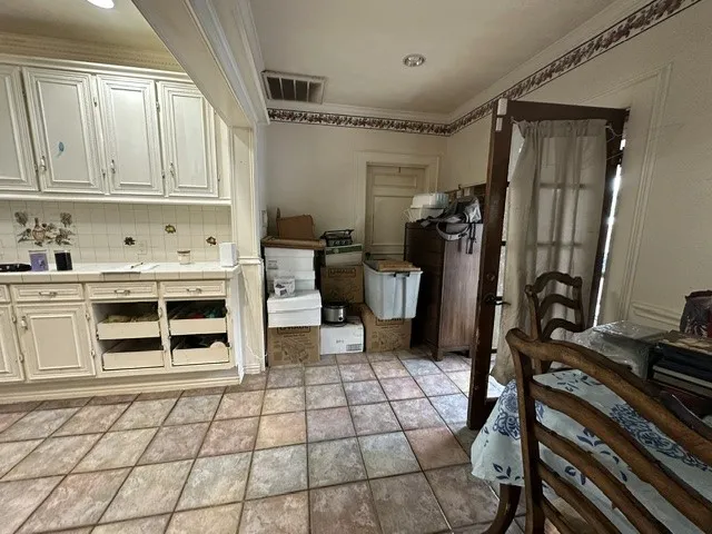 Single Family Residence For Sale in Tarrant County , 3620 Meadowbrook Dr, Fort Worth, Texas 75103, 2 Bedrooms, 2 Bathrooms, Garage spaces, 1,400 Sqft, built in 1927, Price $250,000, mls#21278532, Real Estate Agent in Fort Worth, Homes For Sale in Tarrant county, Homes For Sale in Fort Worth, Realtor in Fort Worth Texas, Real Estate Brokerage Independent Realty Texas, Luminita Cordes Realtor