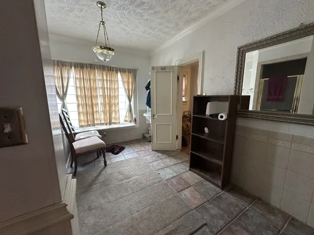 Single Family Residence For Sale in Tarrant County , 3620 Meadowbrook Dr, Fort Worth, Texas 75103, 2 Bedrooms, 2 Bathrooms, Garage spaces, 1,400 Sqft, built in 1927, Price $250,000, mls#21278532, Real Estate Agent in Fort Worth, Homes For Sale in Tarrant county, Homes For Sale in Fort Worth, Realtor in Fort Worth Texas, Real Estate Brokerage Independent Realty Texas, Luminita Cordes Realtor