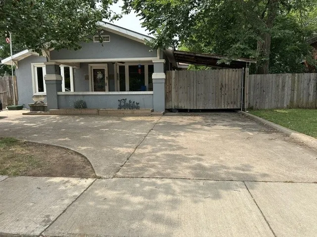 Single Family Residence For Sale in Tarrant County , 3620 Meadowbrook Dr, Fort Worth, Texas 75103, 2 Bedrooms, 2 Bathrooms, Garage spaces, 1,400 Sqft, built in 1927, Price $250,000, mls#21278532, Real Estate Agent in Fort Worth, Homes For Sale in Tarrant county, Homes For Sale in Fort Worth, Realtor in Fort Worth Texas, Real Estate Brokerage Independent Realty Texas, Luminita Cordes Realtor