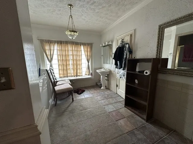 Single Family Residence For Sale in Tarrant County , 3620 Meadowbrook Dr, Fort Worth, Texas 75103, 2 Bedrooms, 2 Bathrooms, Garage spaces, 1,400 Sqft, built in 1927, Price $250,000, mls#21278532, Real Estate Agent in Fort Worth, Homes For Sale in Tarrant county, Homes For Sale in Fort Worth, Realtor in Fort Worth Texas, Real Estate Brokerage Independent Realty Texas, Luminita Cordes Realtor