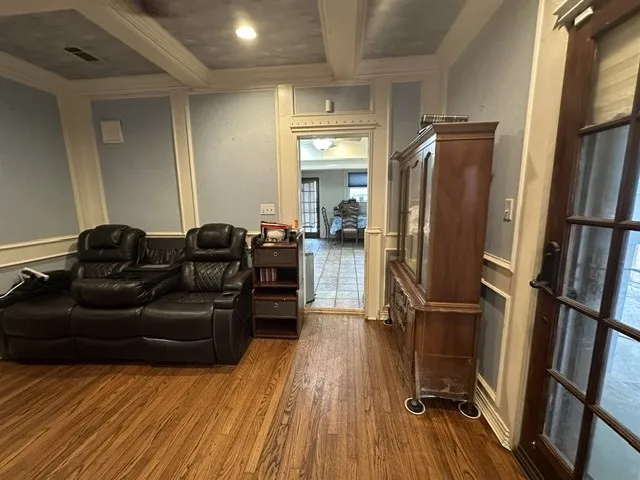 Single Family Residence For Sale in Tarrant County , 3620 Meadowbrook Dr, Fort Worth, Texas 75103, 2 Bedrooms, 2 Bathrooms, Garage spaces, 1,400 Sqft, built in 1927, Price $250,000, mls#21278532, Real Estate Agent in Fort Worth, Homes For Sale in Tarrant county, Homes For Sale in Fort Worth, Realtor in Fort Worth Texas, Real Estate Brokerage Independent Realty Texas, Luminita Cordes Realtor
