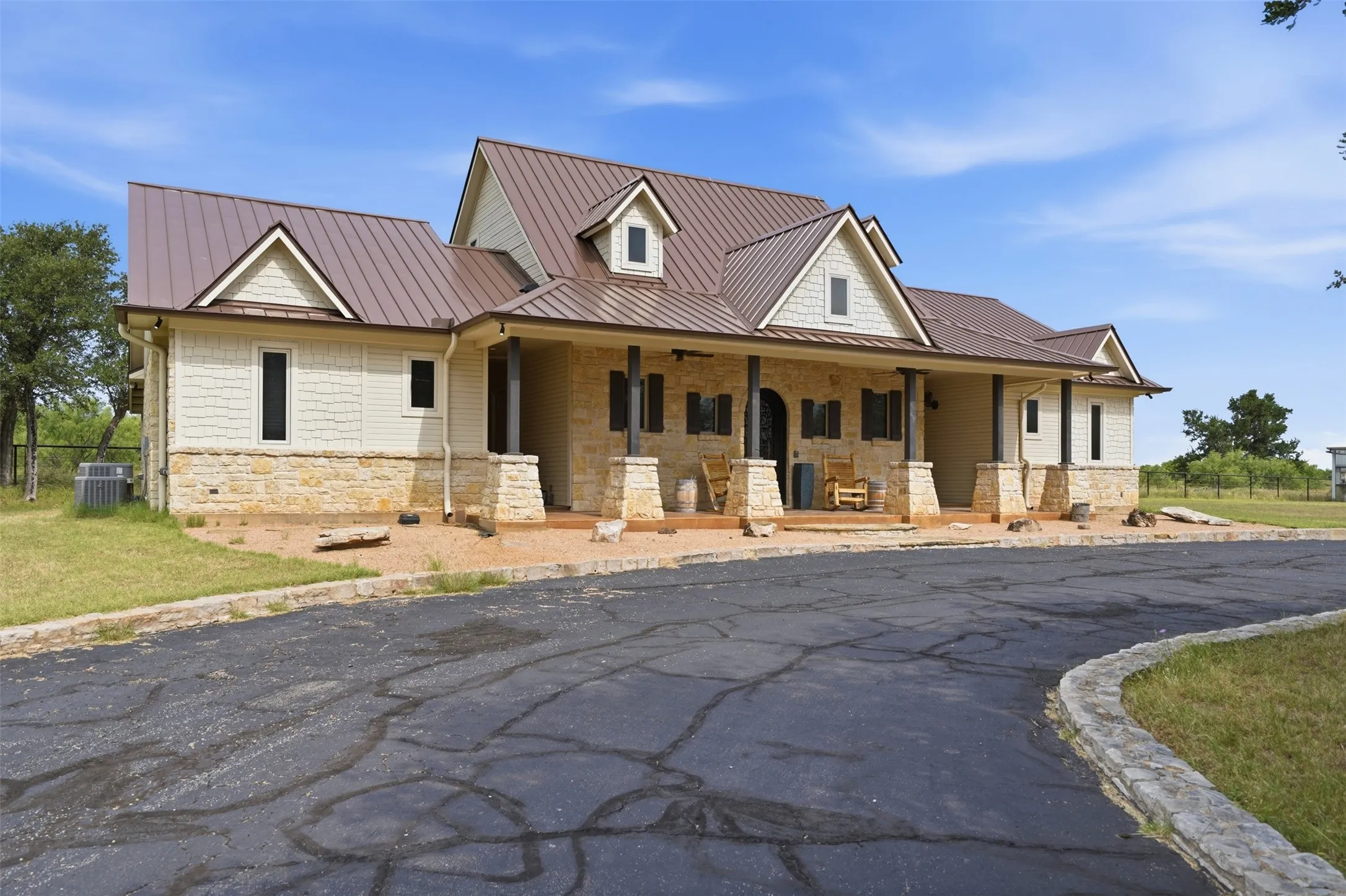 Single Family Residence For Sale in Palo Pinto County , 1083 Antler Drive, Strawn, Texas 76475, 5 Bedrooms, 5 Bathrooms, 8 Garage spaces, 4,686 Sqft, built in 2016, Price $2,650,000, mls#21274348, Real Estate Agent in Strawn, Homes For Sale in Palo Pinto county, Homes For Sale in Strawn, Realtor in Strawn Texas, Real Estate Brokerage Independent Realty Texas, Luminita Cordes Realtor