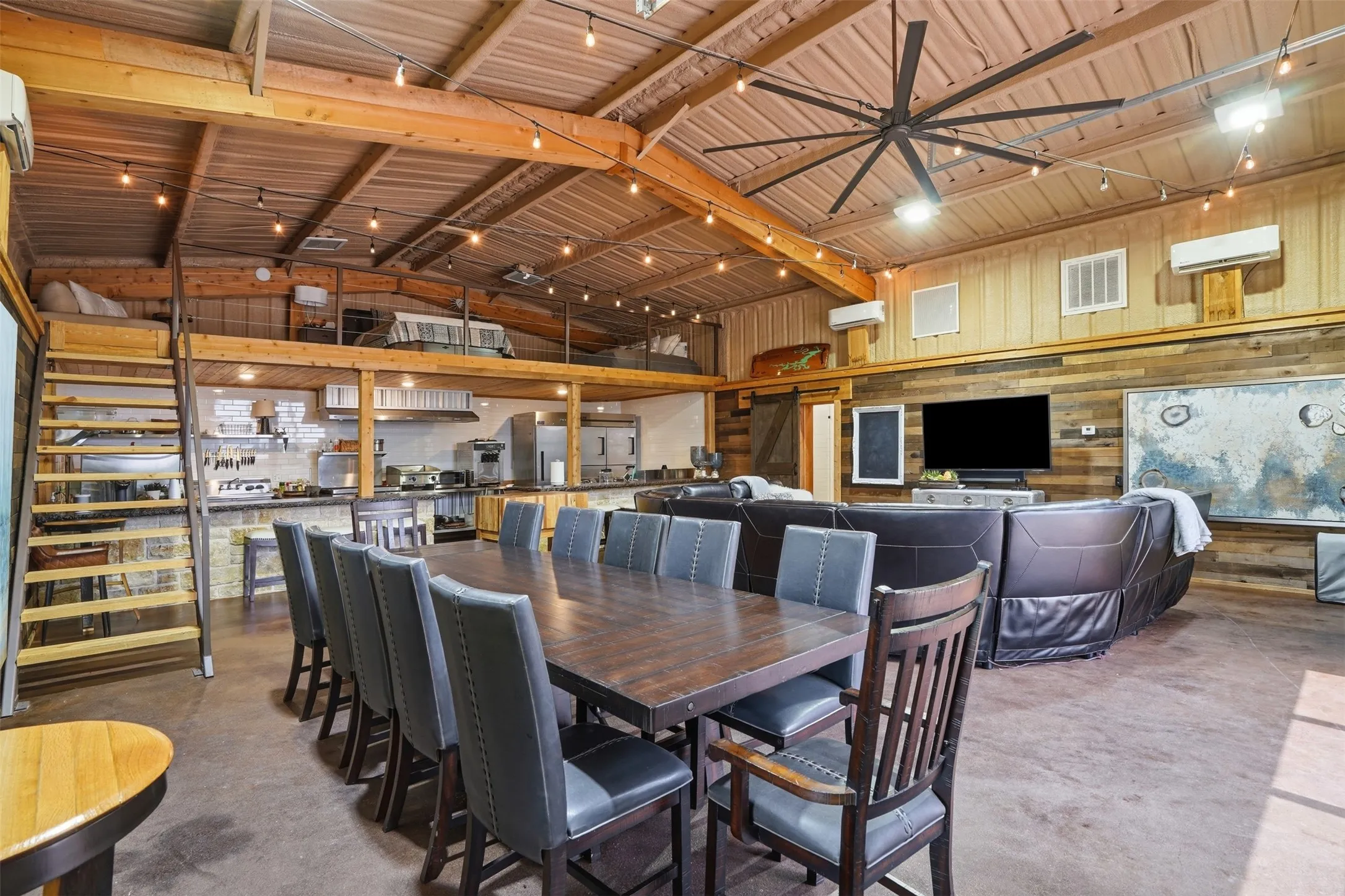 Single Family Residence For Sale in Palo Pinto County , 1083 Antler Drive, Strawn, Texas 76475, 5 Bedrooms, 5 Bathrooms, 8 Garage spaces, 4,686 Sqft, built in 2016, Price $2,650,000, mls#21274348, Real Estate Agent in Strawn, Homes For Sale in Palo Pinto county, Homes For Sale in Strawn, Realtor in Strawn Texas, Real Estate Brokerage Independent Realty Texas, Luminita Cordes Realtor