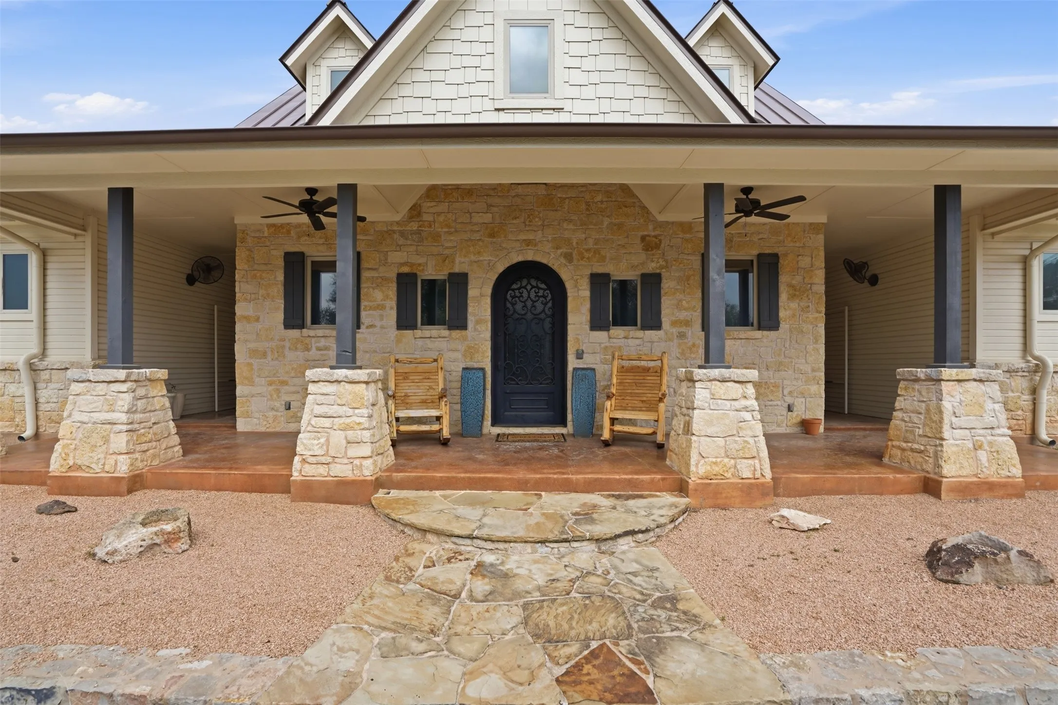 Single Family Residence For Sale in Palo Pinto County , 1083 Antler Drive, Strawn, Texas 76475, 5 Bedrooms, 5 Bathrooms, 8 Garage spaces, 4,686 Sqft, built in 2016, Price $2,650,000, mls#21274348, Real Estate Agent in Strawn, Homes For Sale in Palo Pinto county, Homes For Sale in Strawn, Realtor in Strawn Texas, Real Estate Brokerage Independent Realty Texas, Luminita Cordes Realtor