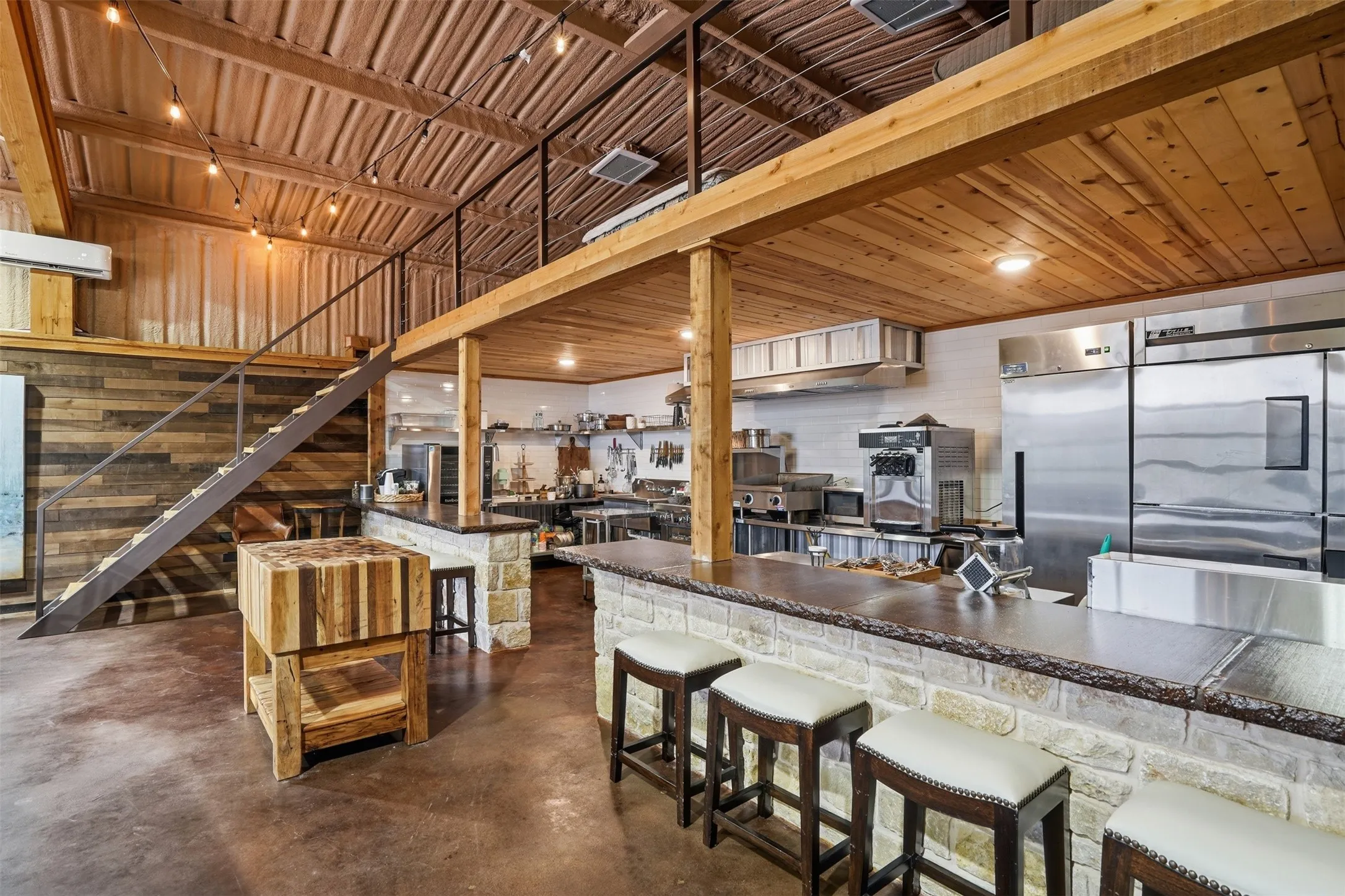 Single Family Residence For Sale in Palo Pinto County , 1083 Antler Drive, Strawn, Texas 76475, 5 Bedrooms, 5 Bathrooms, 8 Garage spaces, 4,686 Sqft, built in 2016, Price $2,650,000, mls#21274348, Real Estate Agent in Strawn, Homes For Sale in Palo Pinto county, Homes For Sale in Strawn, Realtor in Strawn Texas, Real Estate Brokerage Independent Realty Texas, Luminita Cordes Realtor